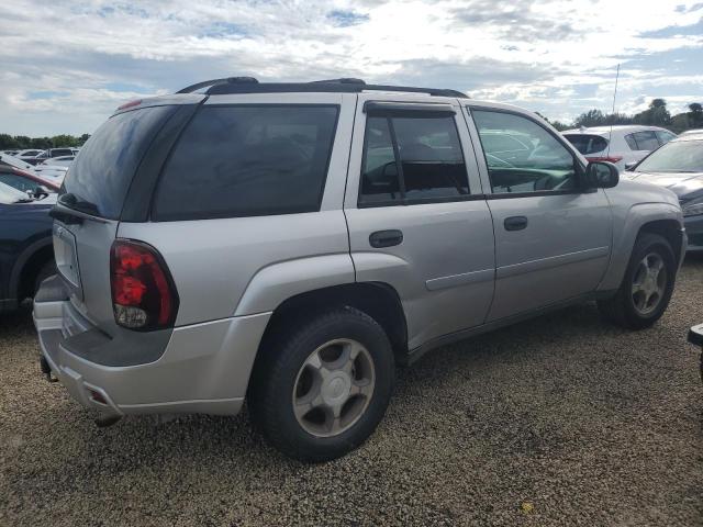 Photo 2 VIN: 1GNDS13S672168388 - CHEVROLET TRAILBLAZE 