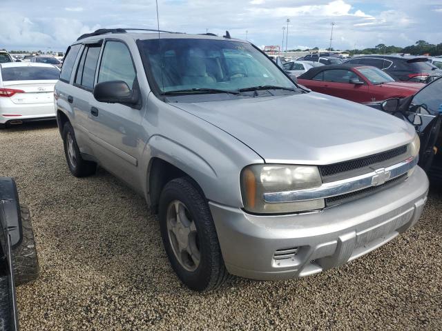 Photo 3 VIN: 1GNDS13S672168388 - CHEVROLET TRAILBLAZE 