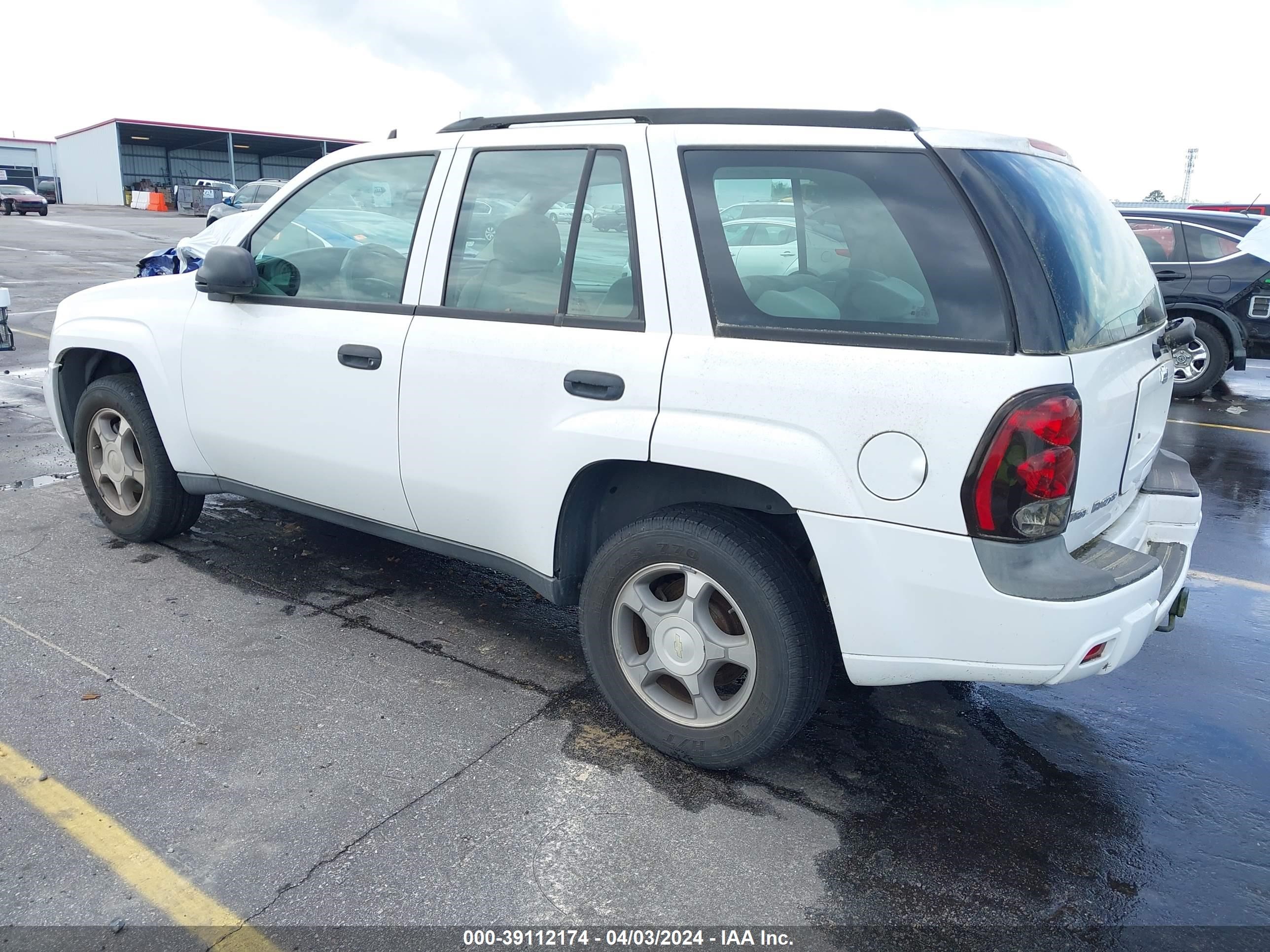 Photo 2 VIN: 1GNDS13S672268846 - CHEVROLET TRAILBLAZER 