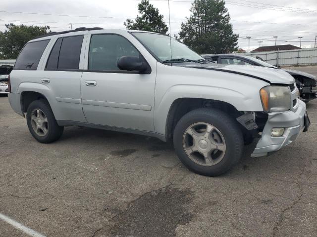 Photo 3 VIN: 1GNDS13S682193860 - CHEVROLET TRAILBLAZE 