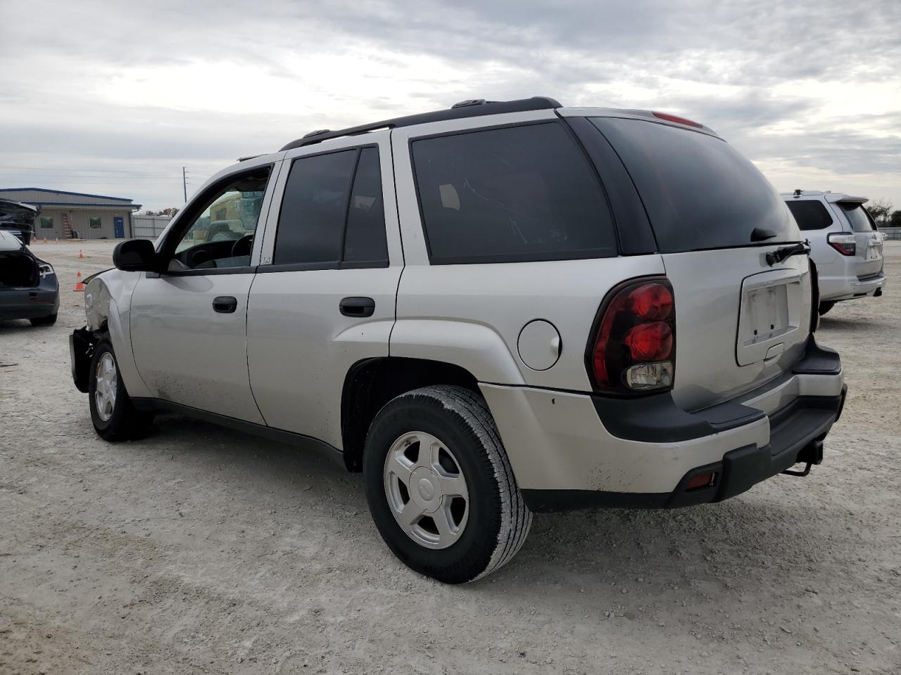 Photo 1 VIN: 1GNDS13S742302403 - CHEVROLET TRAILBLAZER 