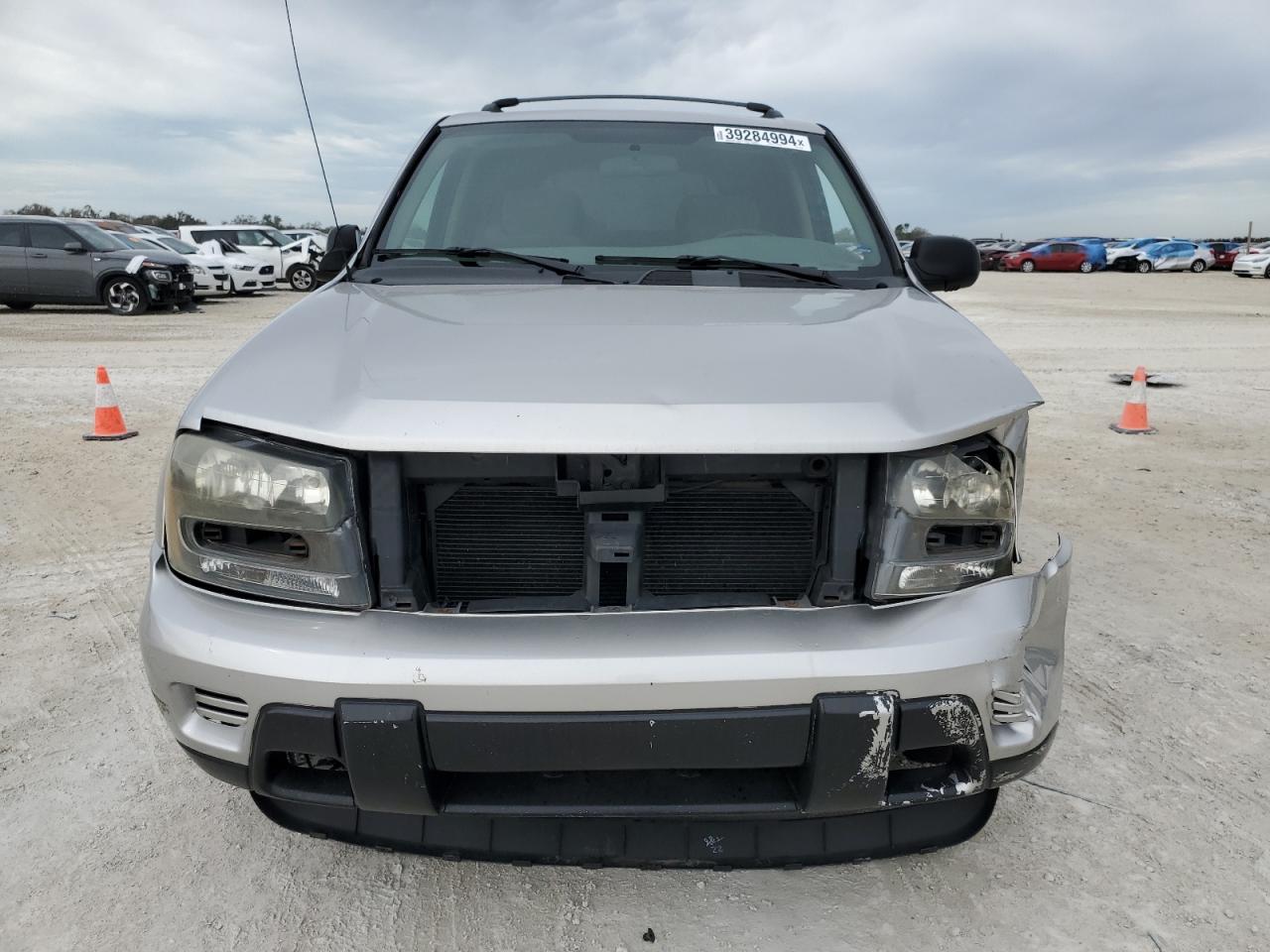 Photo 4 VIN: 1GNDS13S742302403 - CHEVROLET TRAILBLAZER 