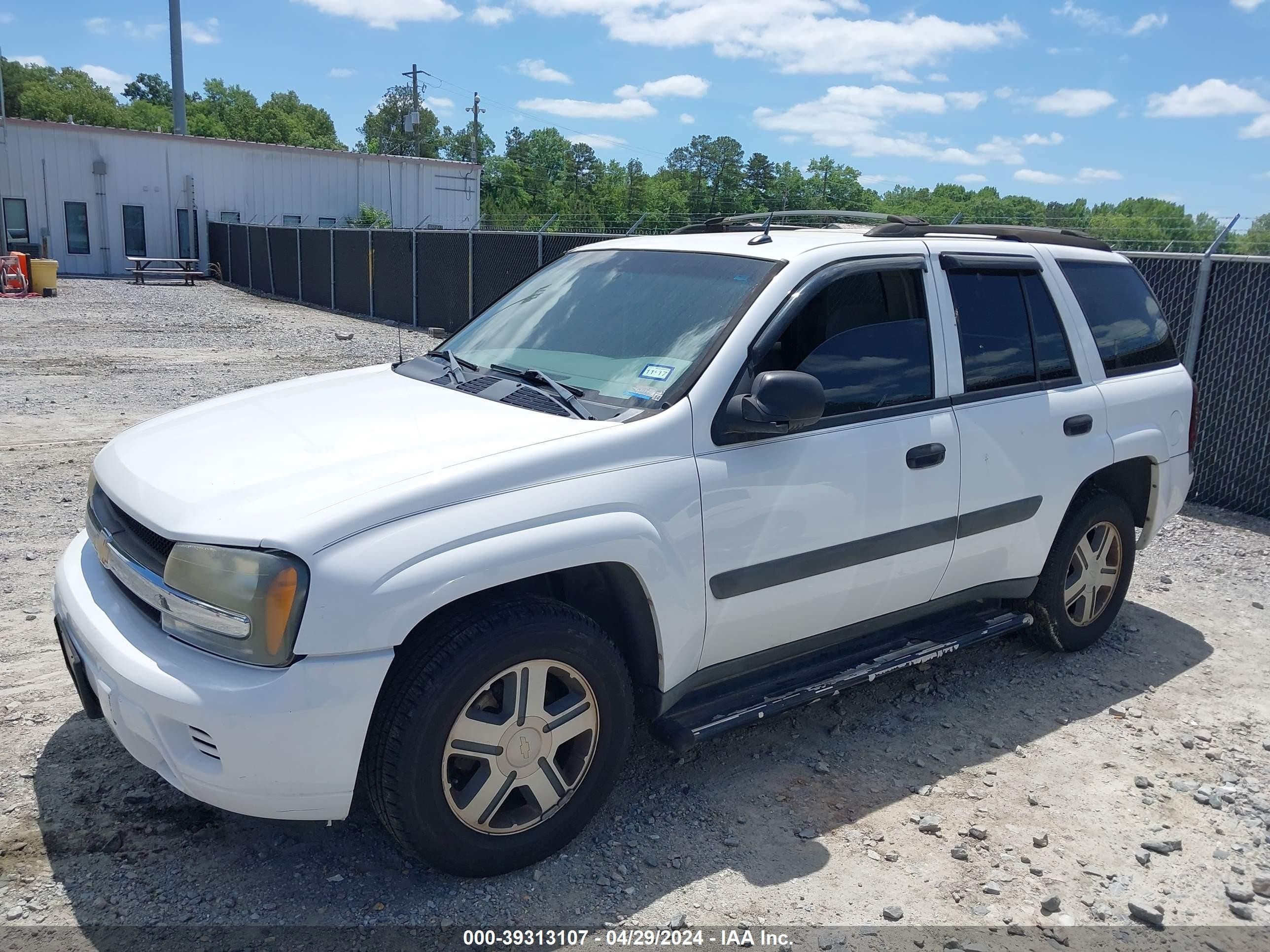 Photo 1 VIN: 1GNDS13S752332793 - CHEVROLET TRAILBLAZER 