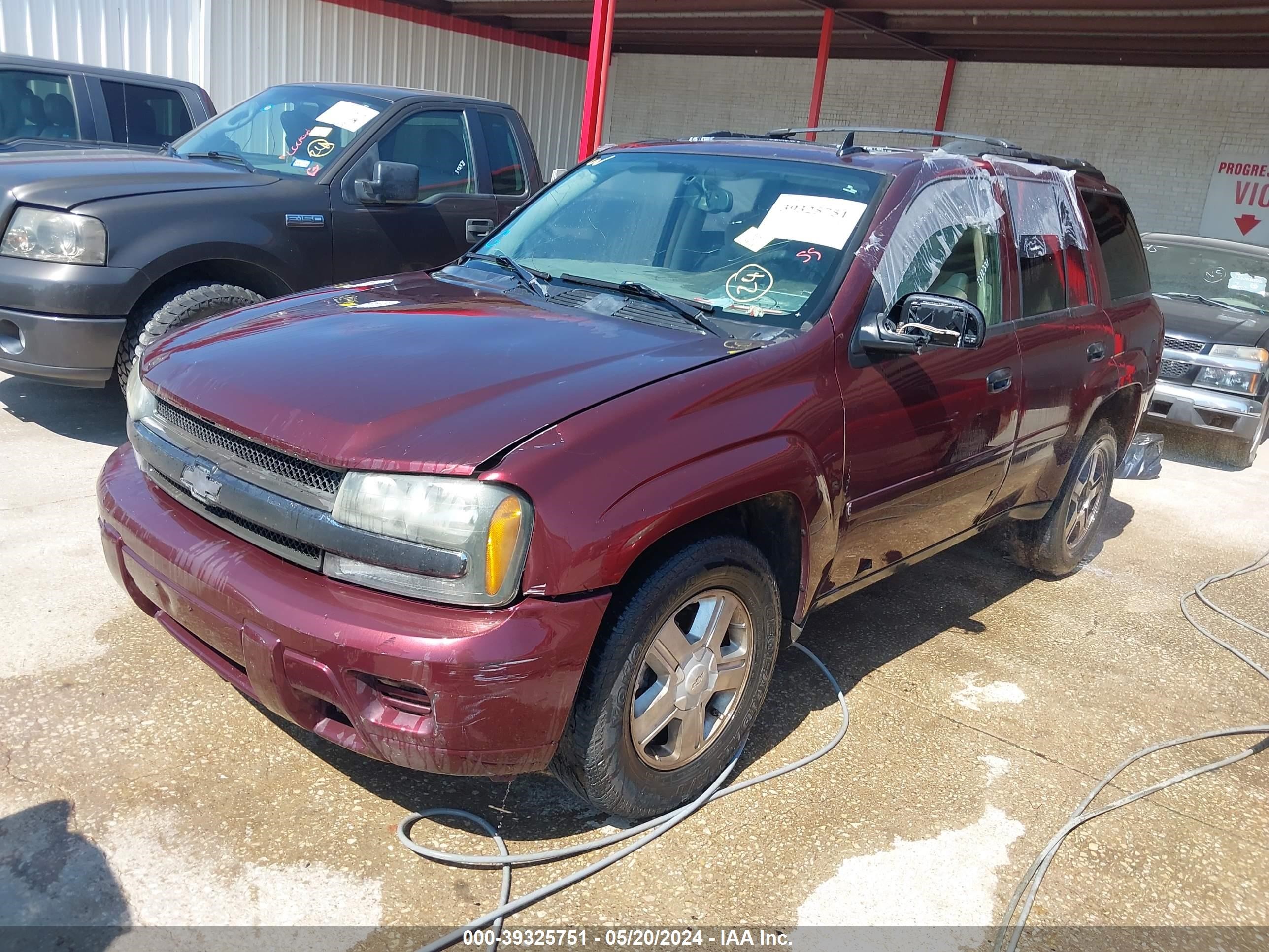 Photo 1 VIN: 1GNDS13S762237555 - CHEVROLET TRAILBLAZER 