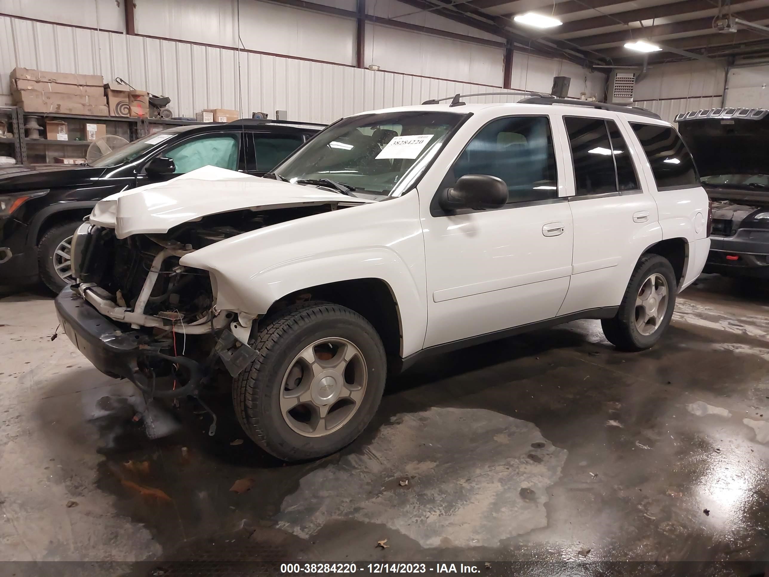 Photo 1 VIN: 1GNDS13S782113255 - CHEVROLET TRAILBLAZER 