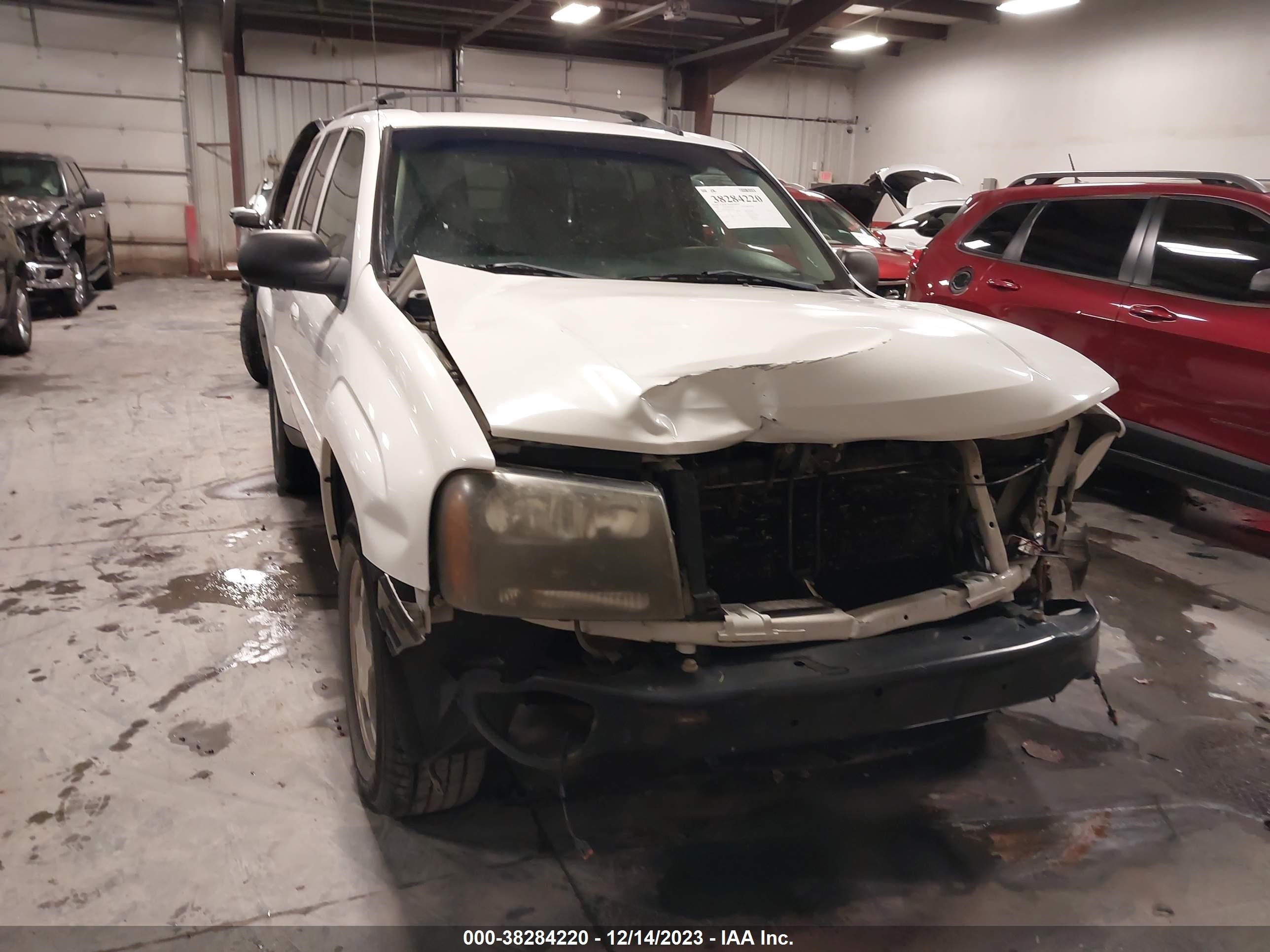 Photo 12 VIN: 1GNDS13S782113255 - CHEVROLET TRAILBLAZER 