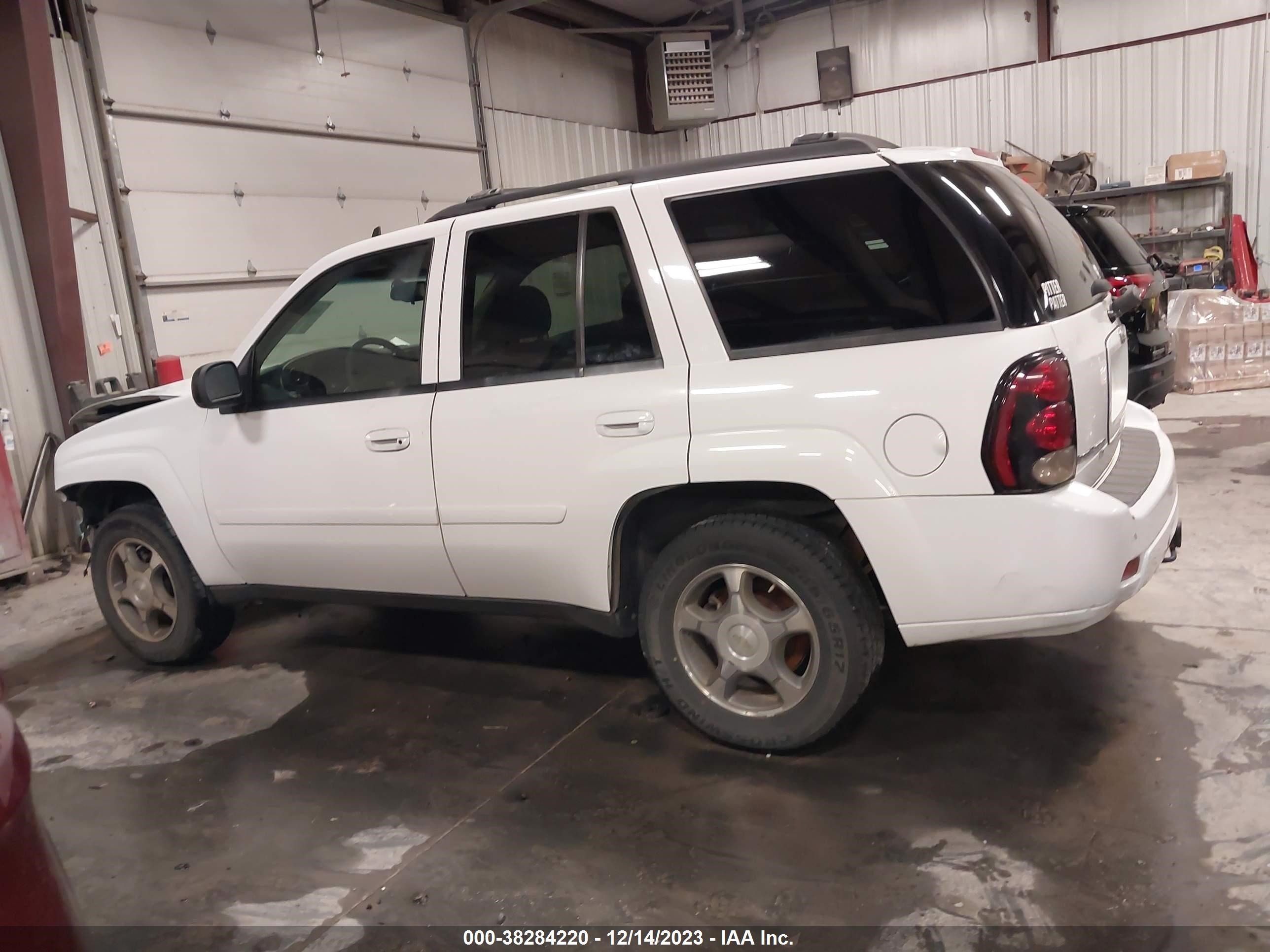 Photo 14 VIN: 1GNDS13S782113255 - CHEVROLET TRAILBLAZER 