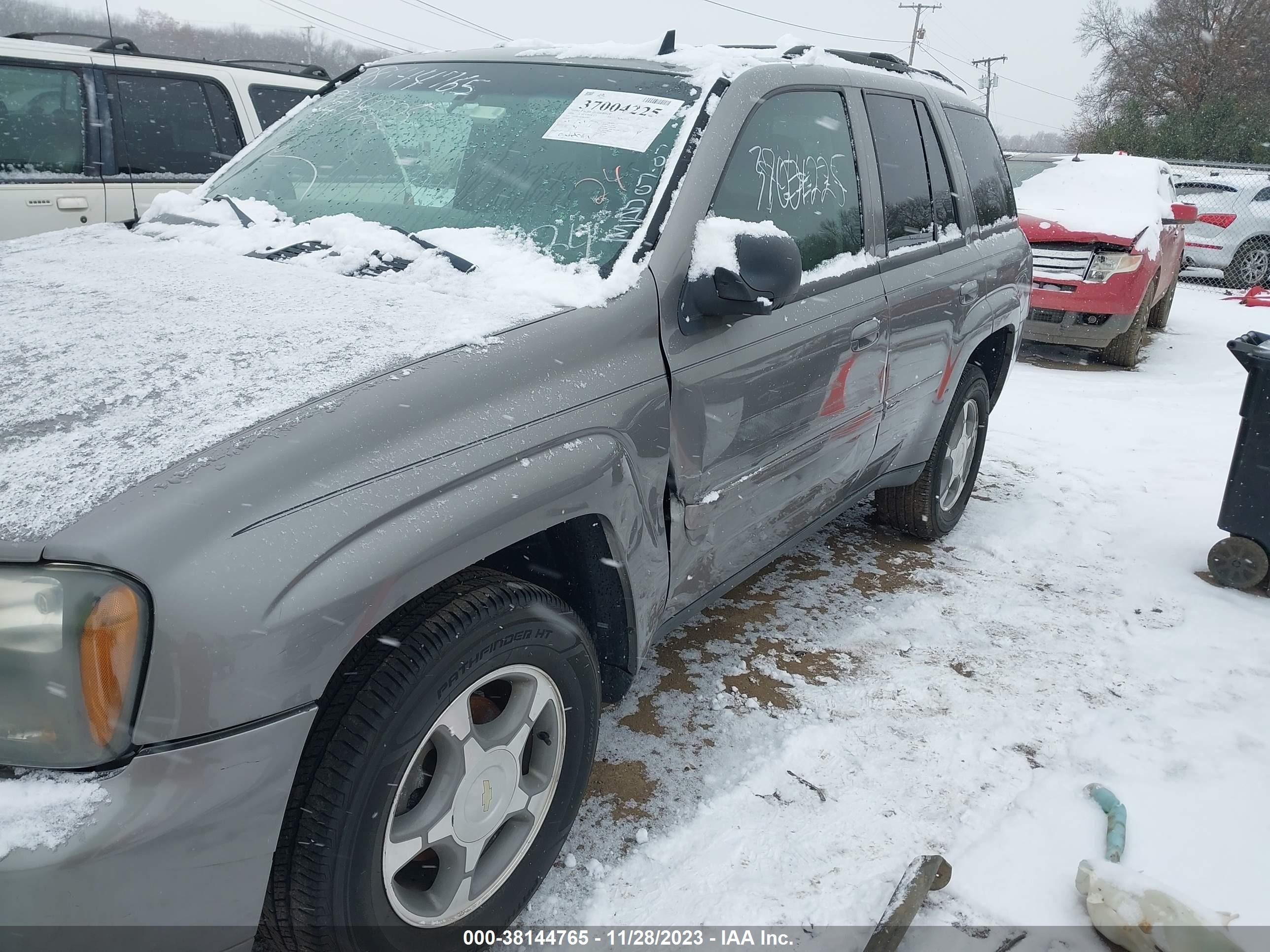 Photo 5 VIN: 1GNDS13S782114552 - CHEVROLET TRAILBLAZER 