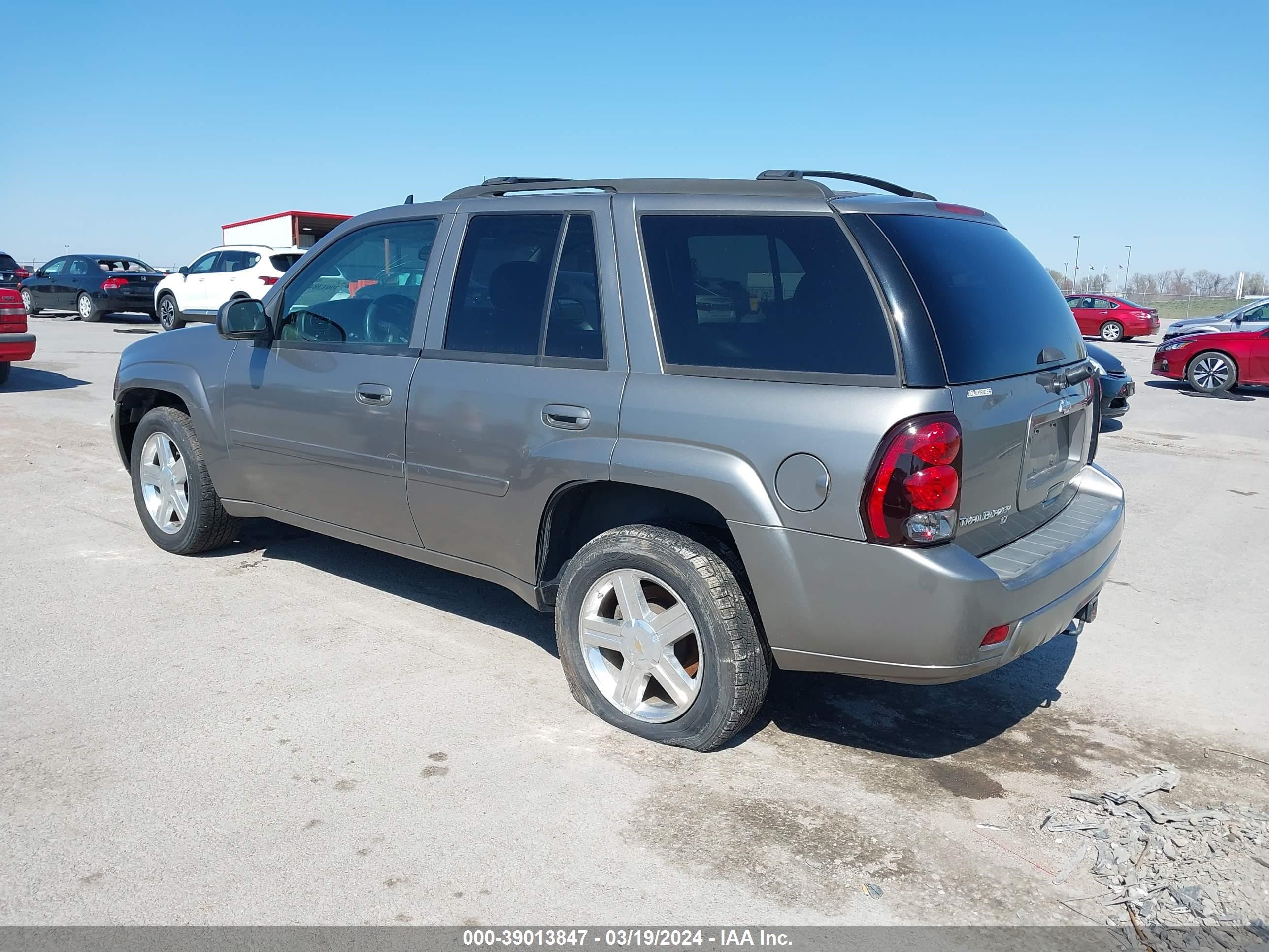 Photo 2 VIN: 1GNDS13S782121999 - CHEVROLET TRAILBLAZER 