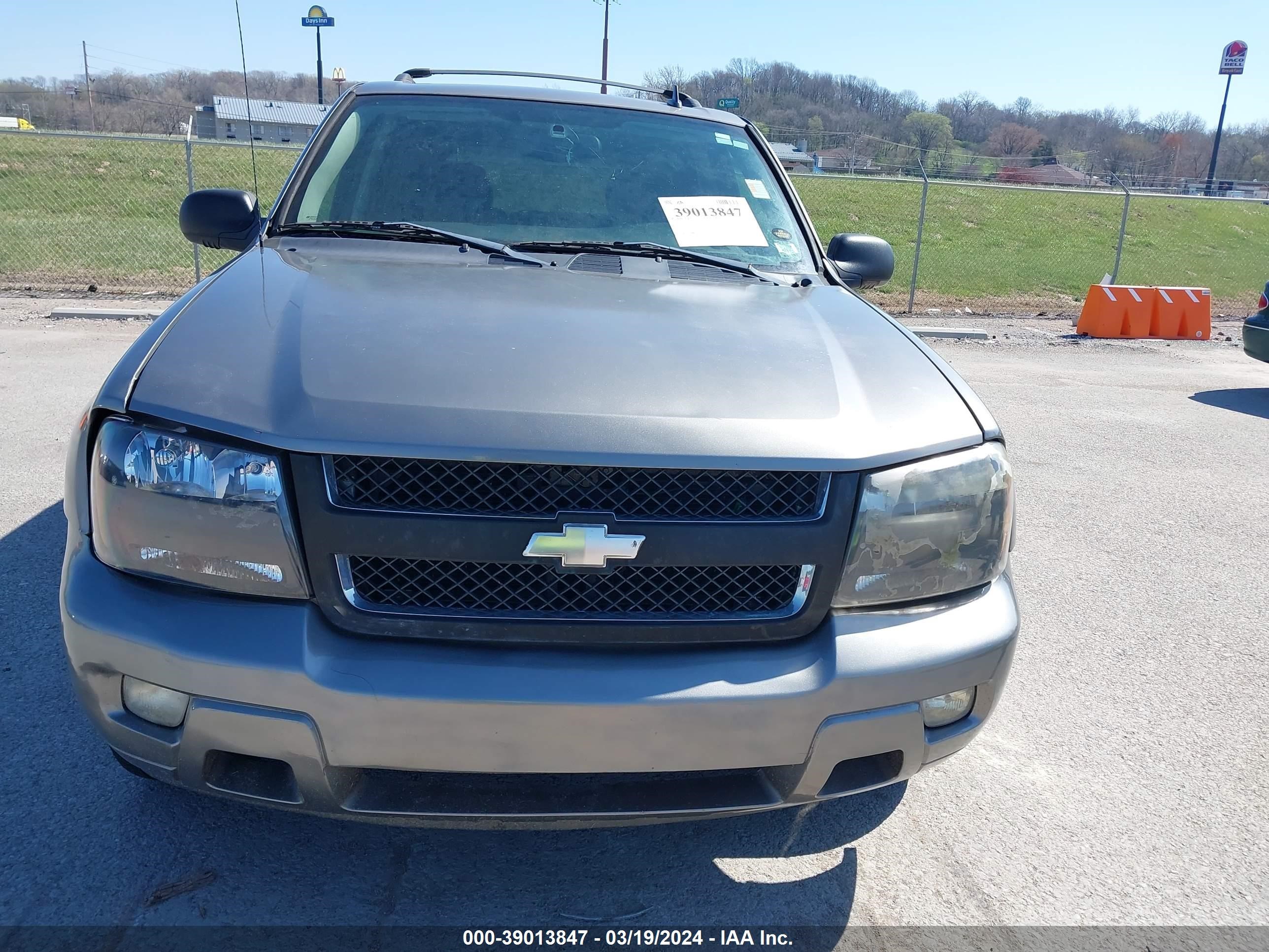 Photo 5 VIN: 1GNDS13S782121999 - CHEVROLET TRAILBLAZER 