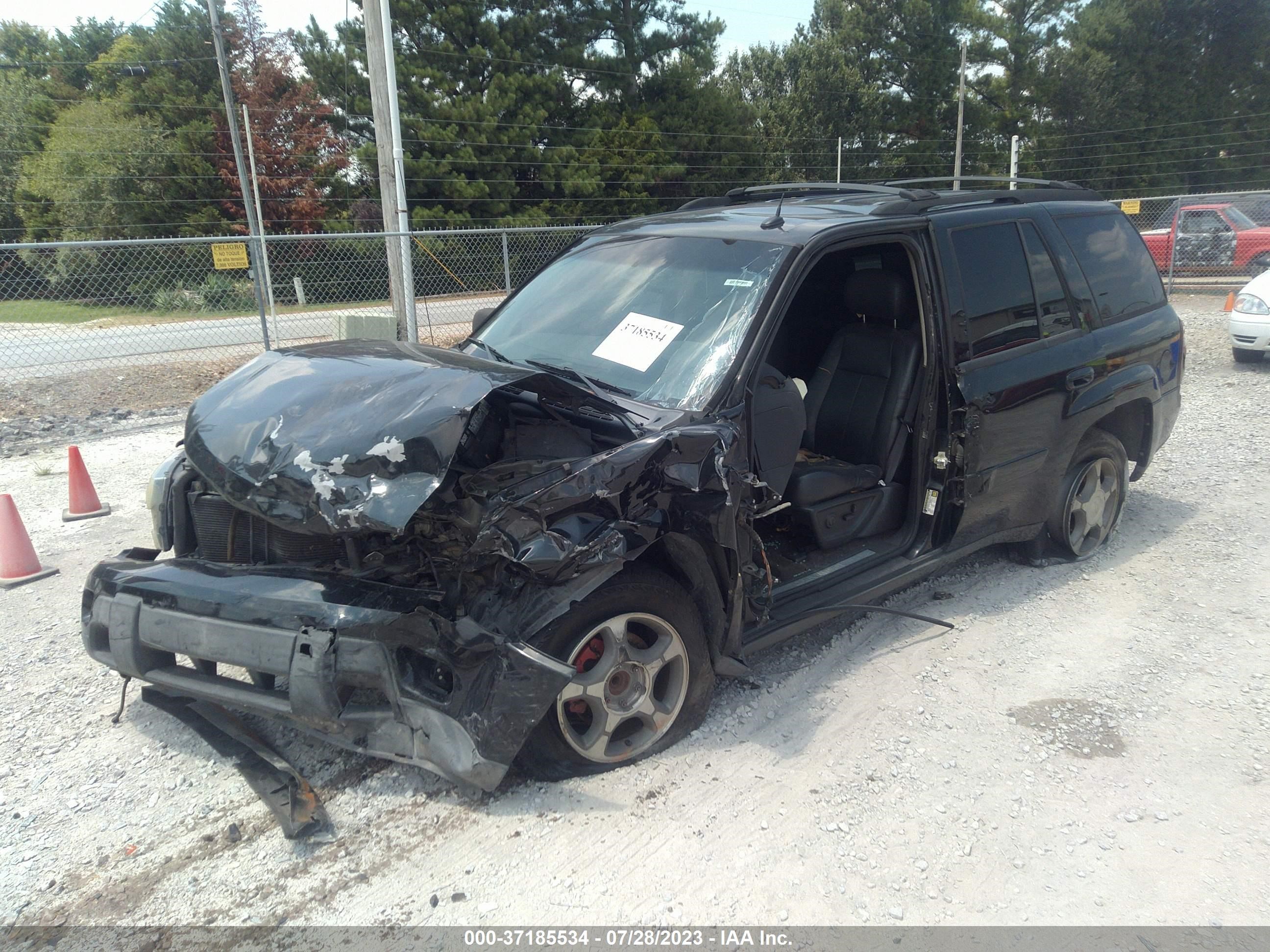 Photo 1 VIN: 1GNDS13S852213666 - CHEVROLET TRAILBLAZER 