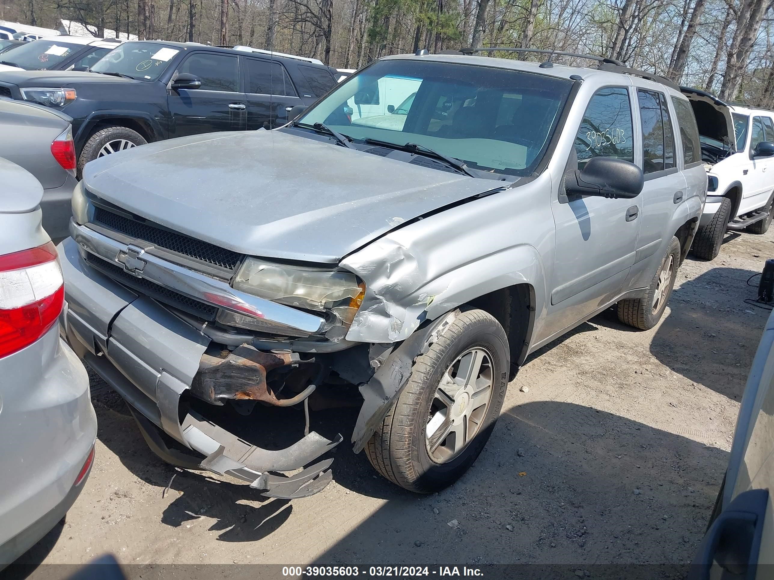 Photo 1 VIN: 1GNDS13S852253665 - CHEVROLET TRAILBLAZER 