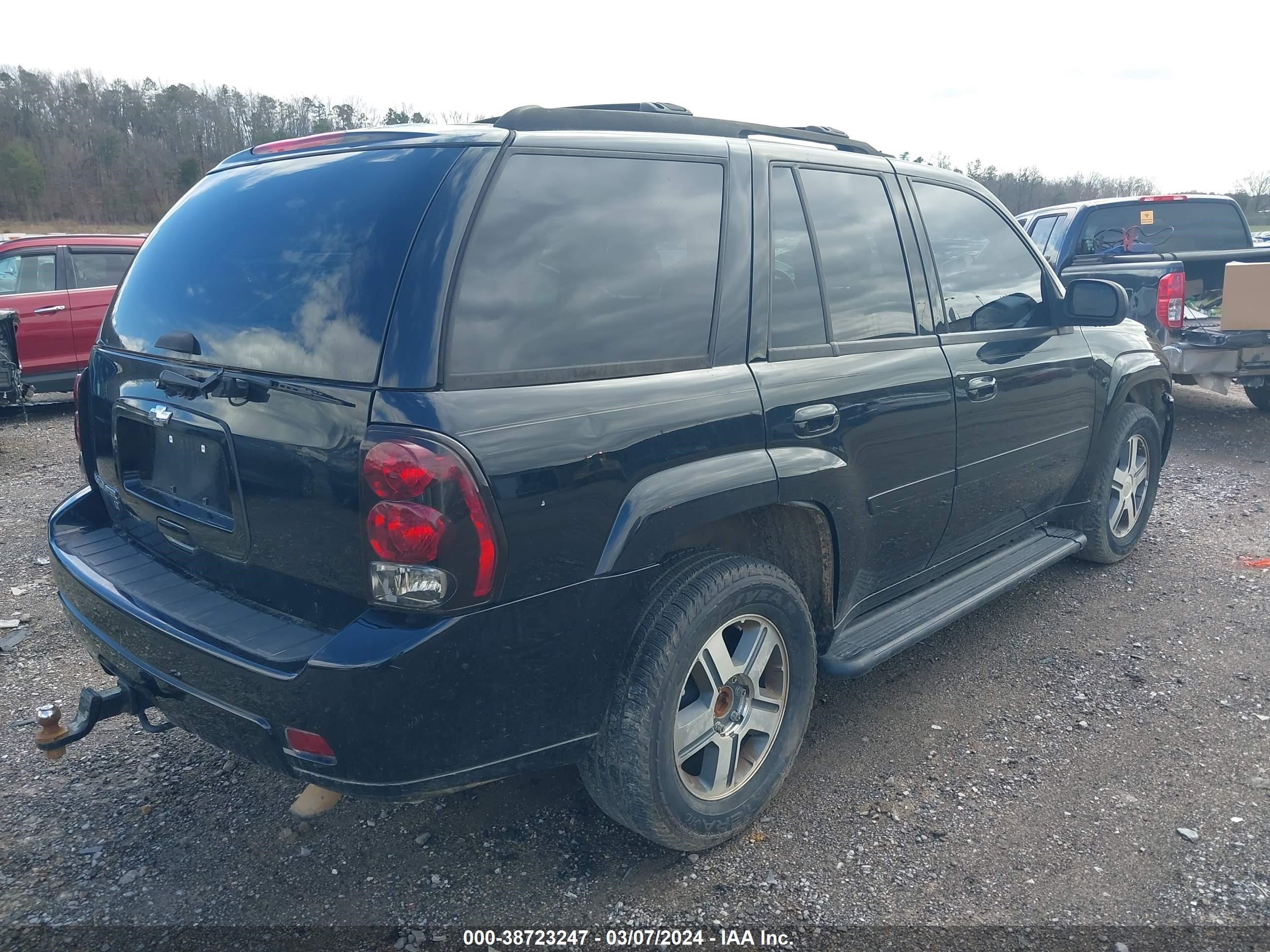 Photo 3 VIN: 1GNDS13S862149968 - CHEVROLET TRAILBLAZER 