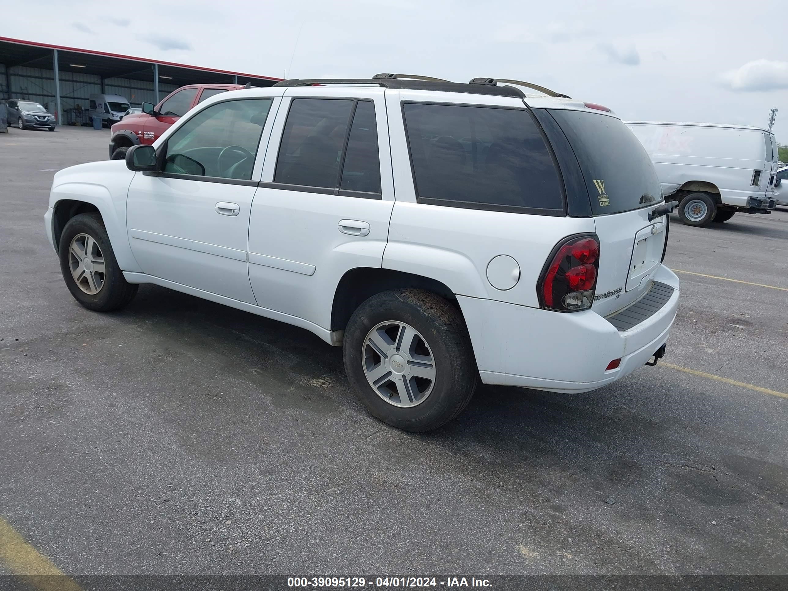 Photo 2 VIN: 1GNDS13S872121492 - CHEVROLET TRAILBLAZER 