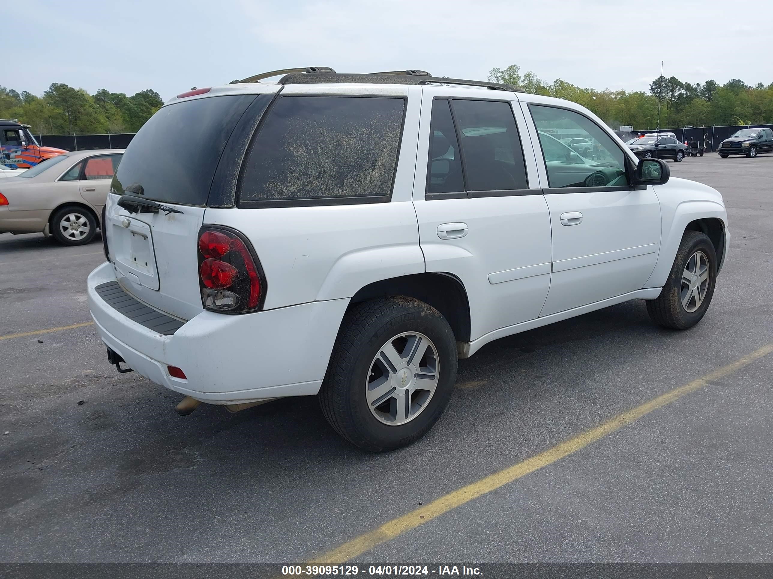 Photo 3 VIN: 1GNDS13S872121492 - CHEVROLET TRAILBLAZER 