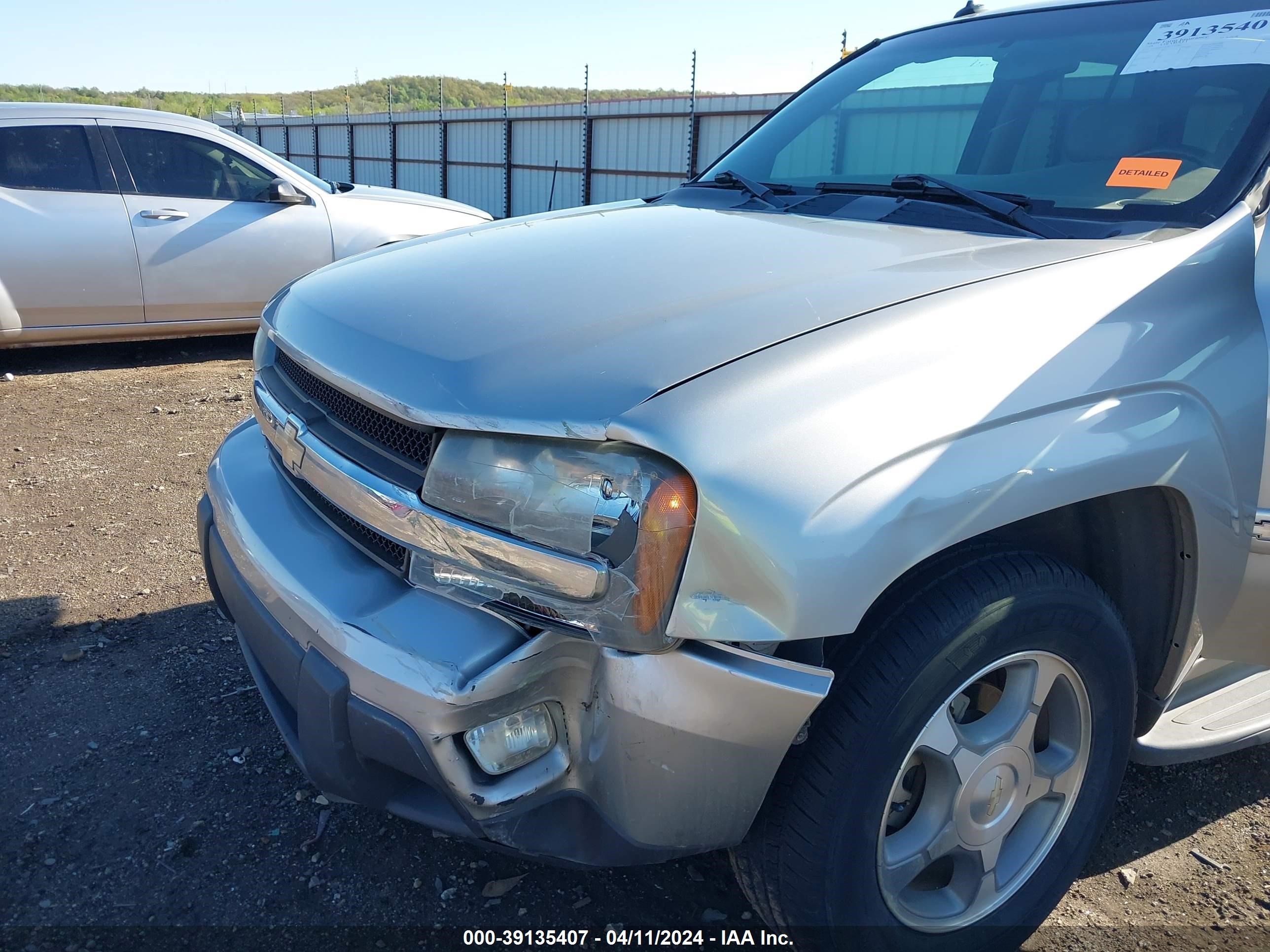 Photo 5 VIN: 1GNDS13S942179784 - CHEVROLET TRAILBLAZER 