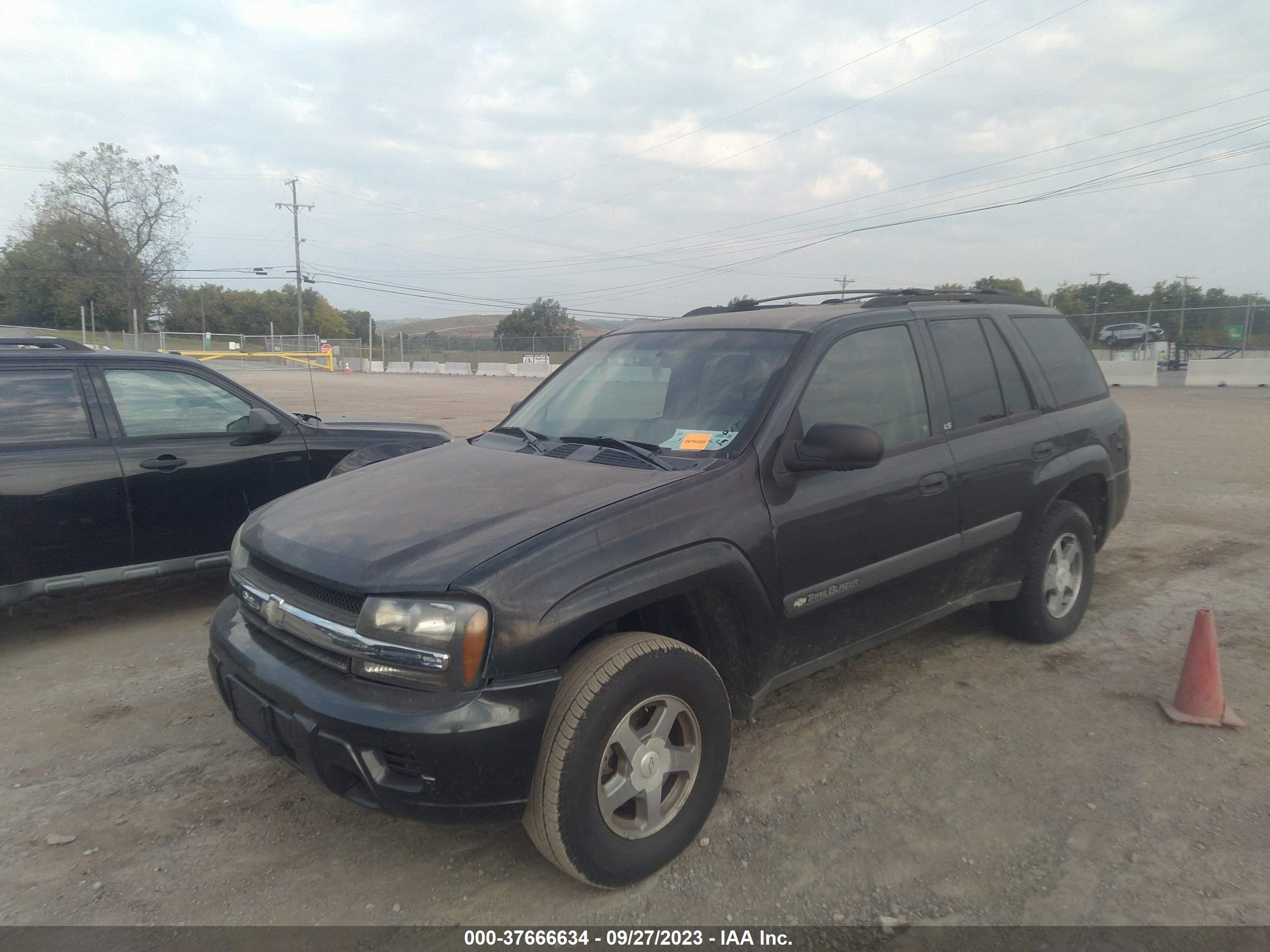 Photo 1 VIN: 1GNDS13S942357340 - CHEVROLET TRAILBLAZER 