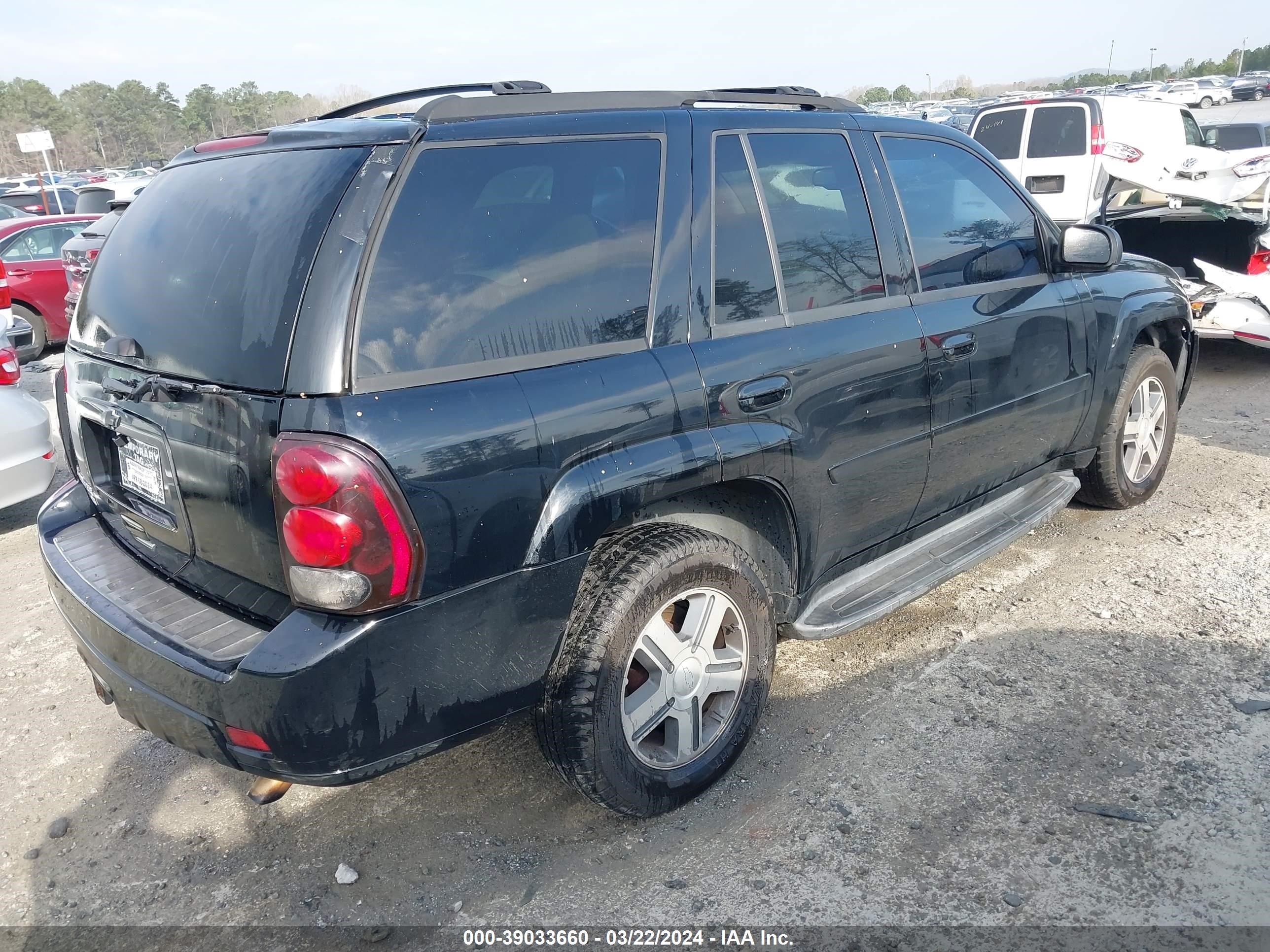 Photo 3 VIN: 1GNDS13S962208252 - CHEVROLET TRAILBLAZER 