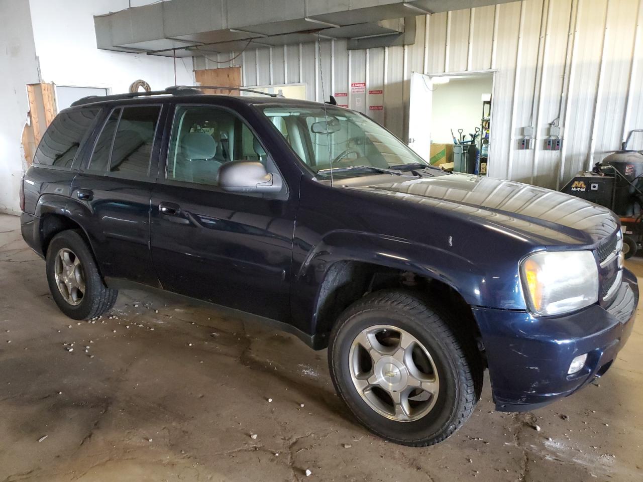 Photo 3 VIN: 1GNDS13S982165003 - CHEVROLET TRAILBLAZER 