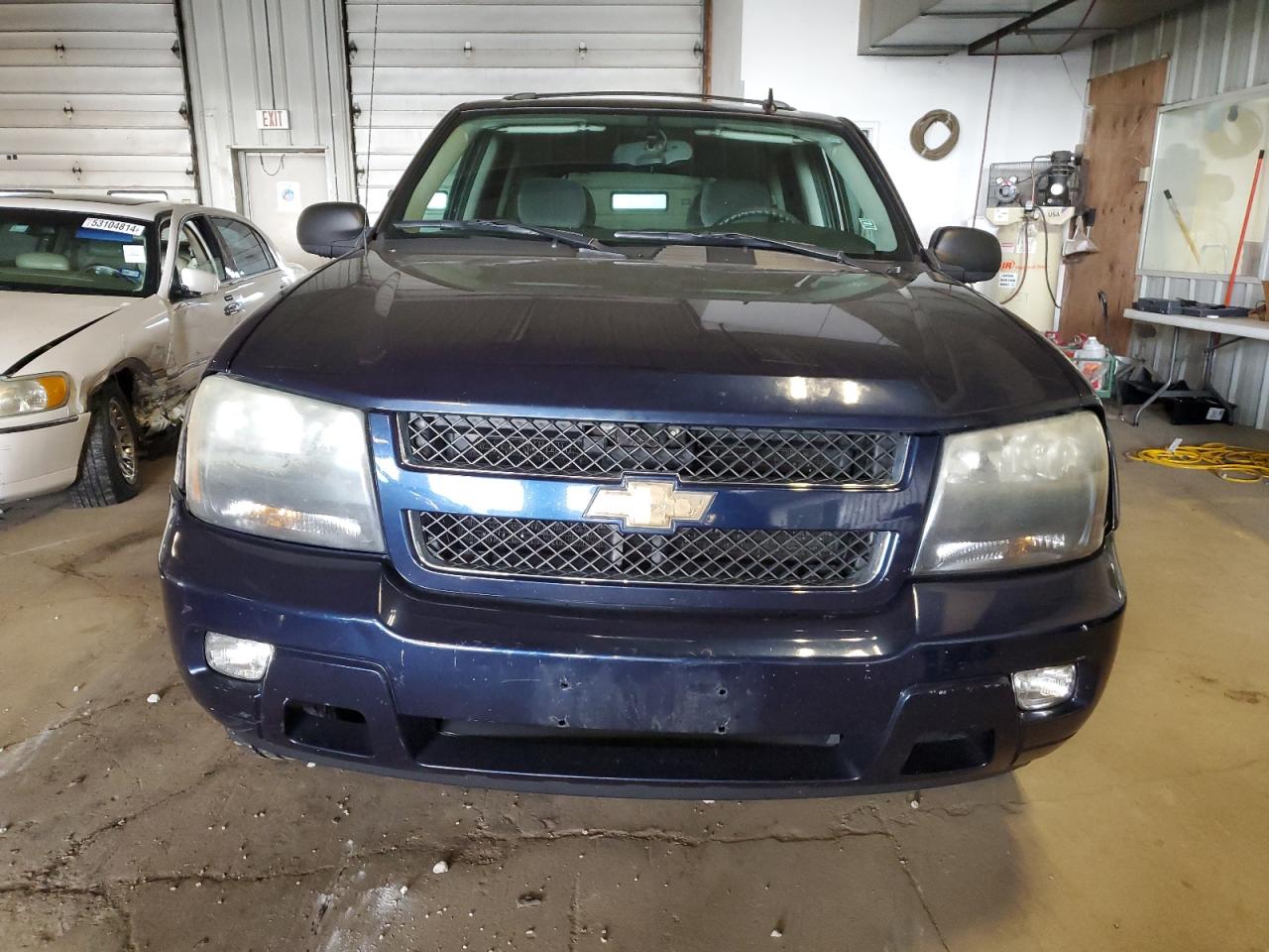 Photo 4 VIN: 1GNDS13S982165003 - CHEVROLET TRAILBLAZER 