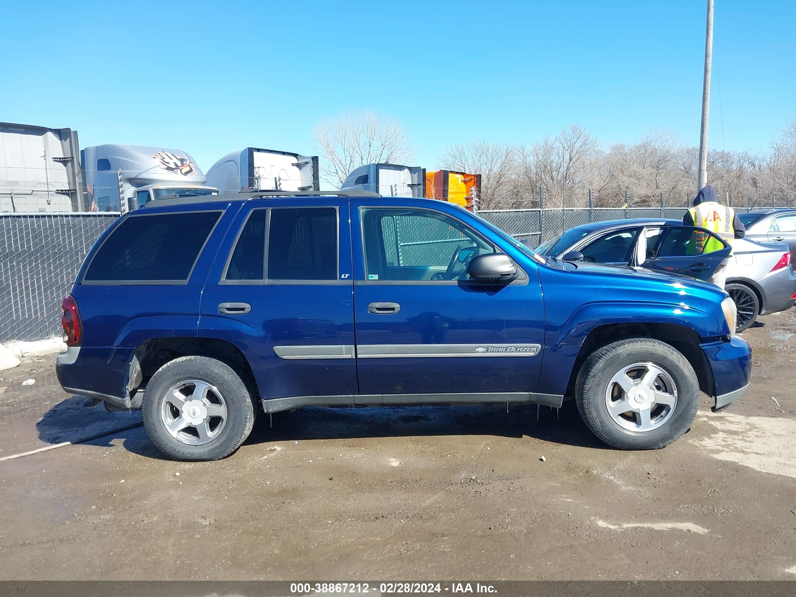 Photo 12 VIN: 1GNDS13SX22103682 - CHEVROLET TRAILBLAZER 