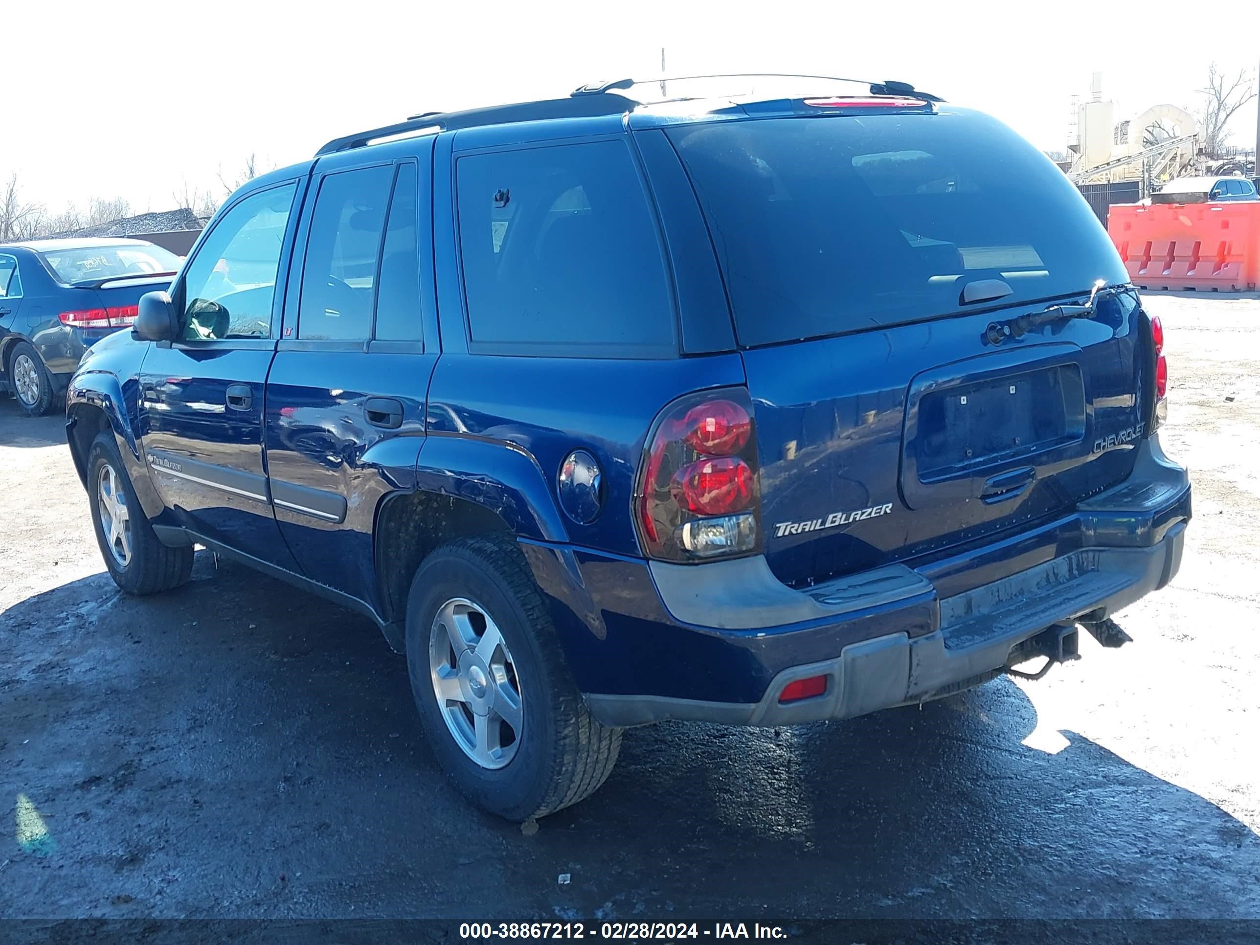 Photo 2 VIN: 1GNDS13SX22103682 - CHEVROLET TRAILBLAZER 