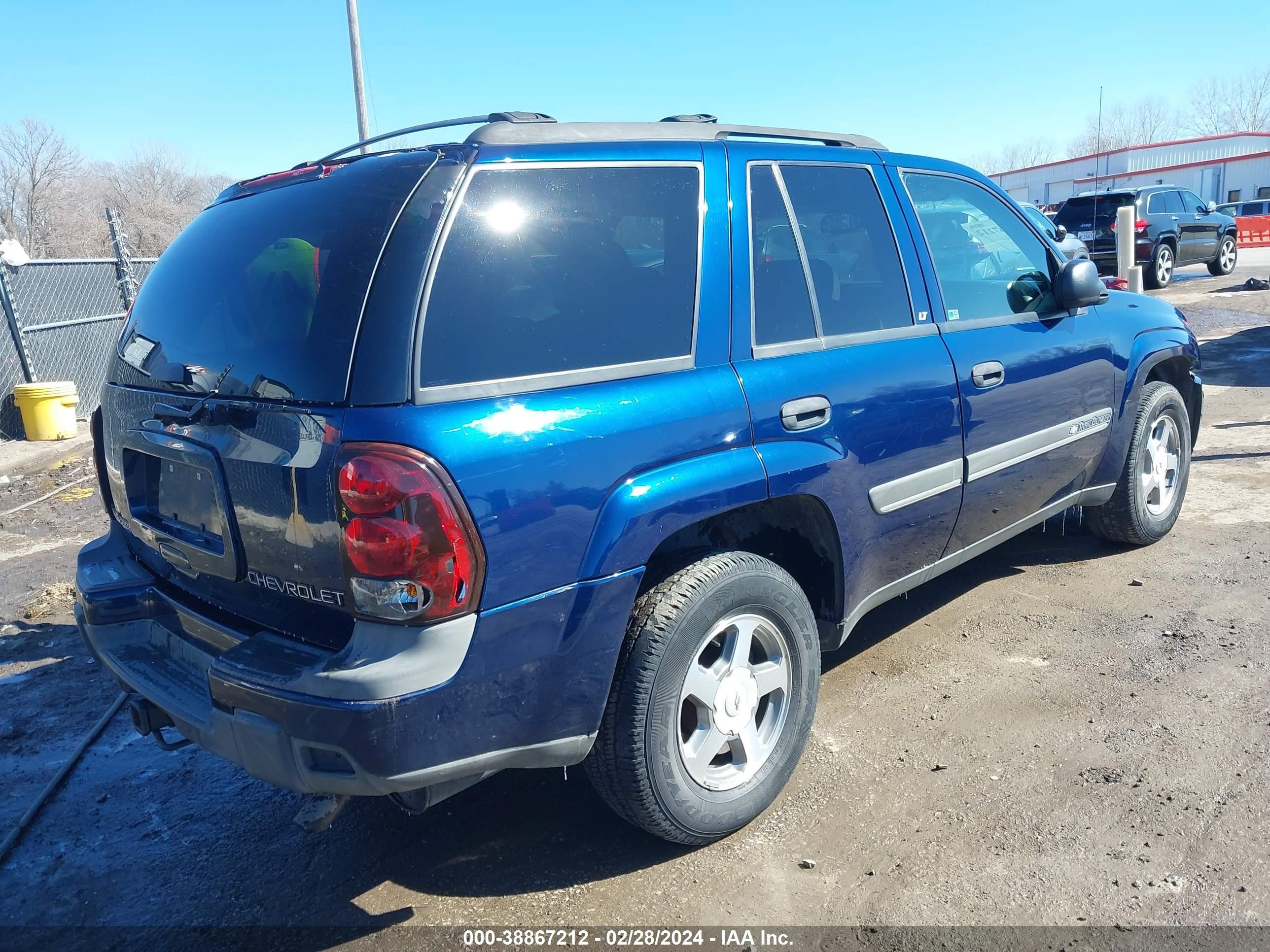 Photo 3 VIN: 1GNDS13SX22103682 - CHEVROLET TRAILBLAZER 