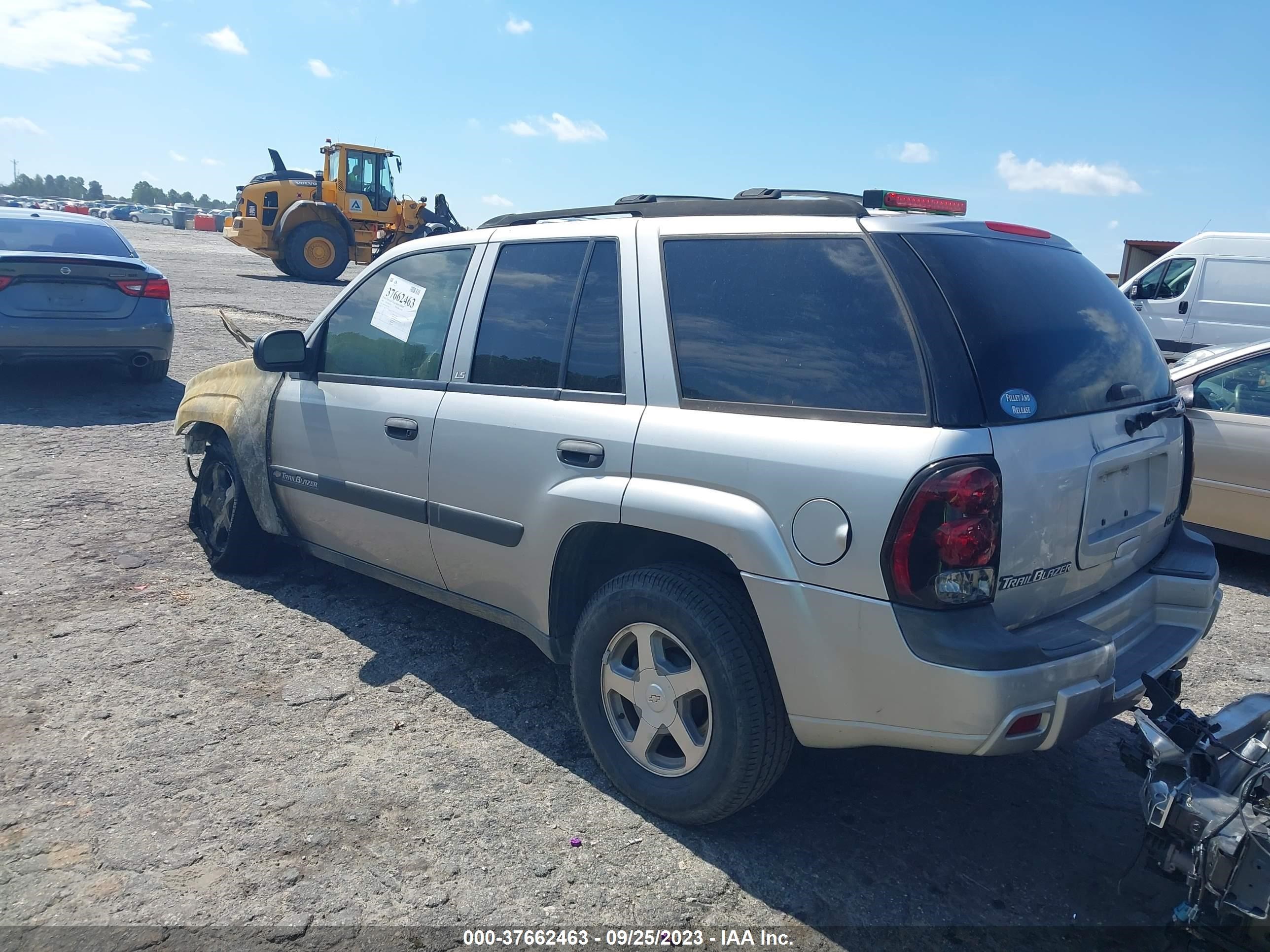 Photo 2 VIN: 1GNDS13SX42127967 - CHEVROLET TRAILBLAZER 