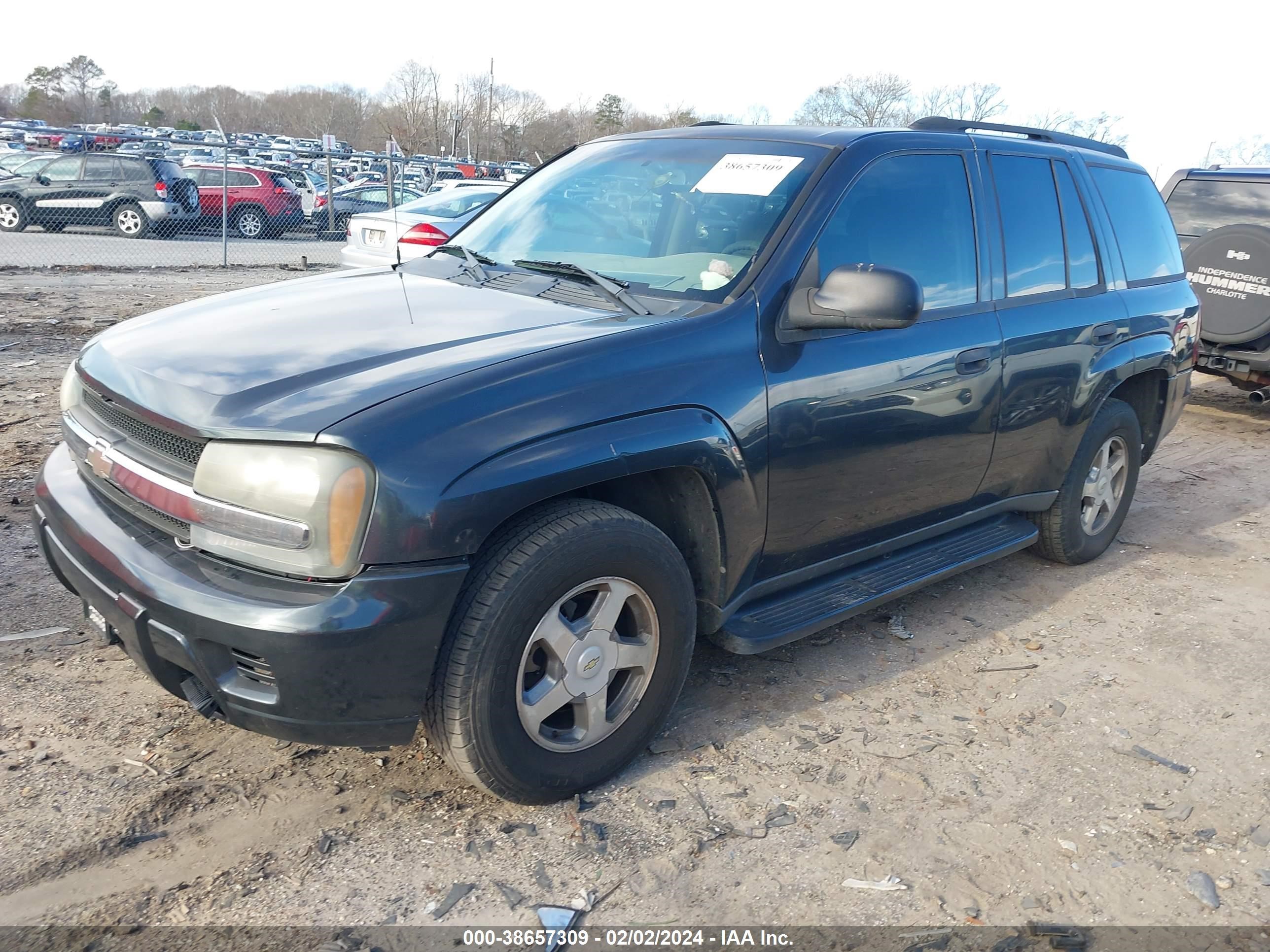 Photo 1 VIN: 1GNDS13SX52264604 - CHEVROLET TRAILBLAZER 