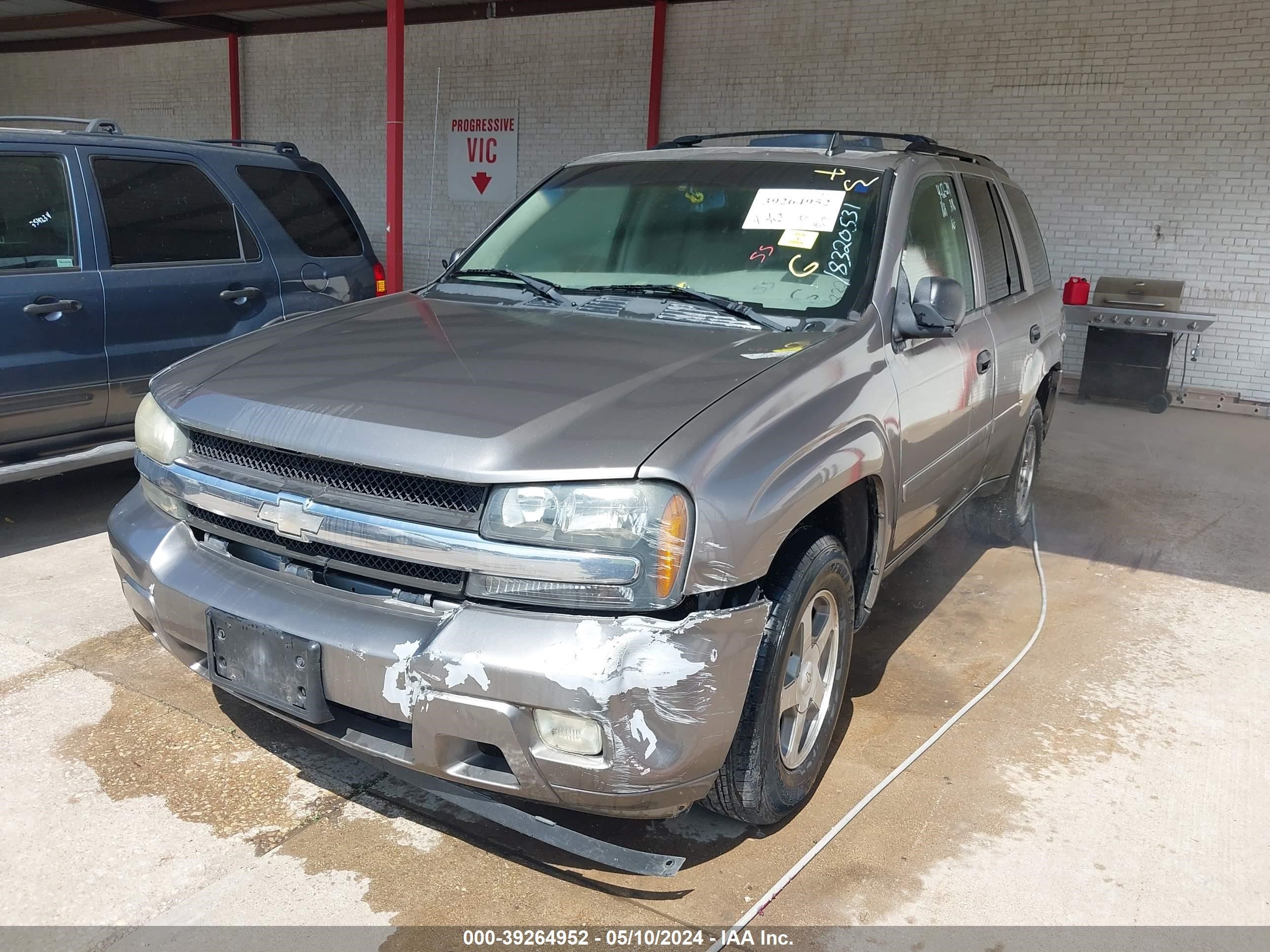 Photo 1 VIN: 1GNDS13SX62189369 - CHEVROLET TRAILBLAZER 