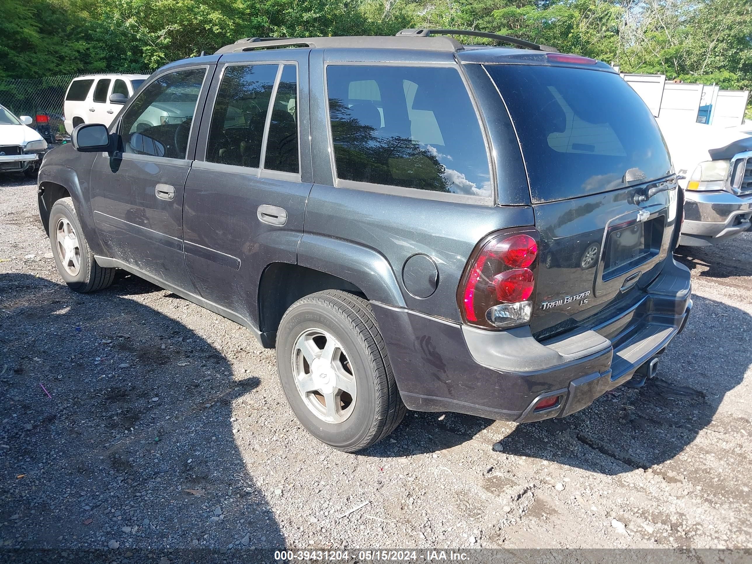 Photo 2 VIN: 1GNDS13SX62219762 - CHEVROLET TRAILBLAZER 