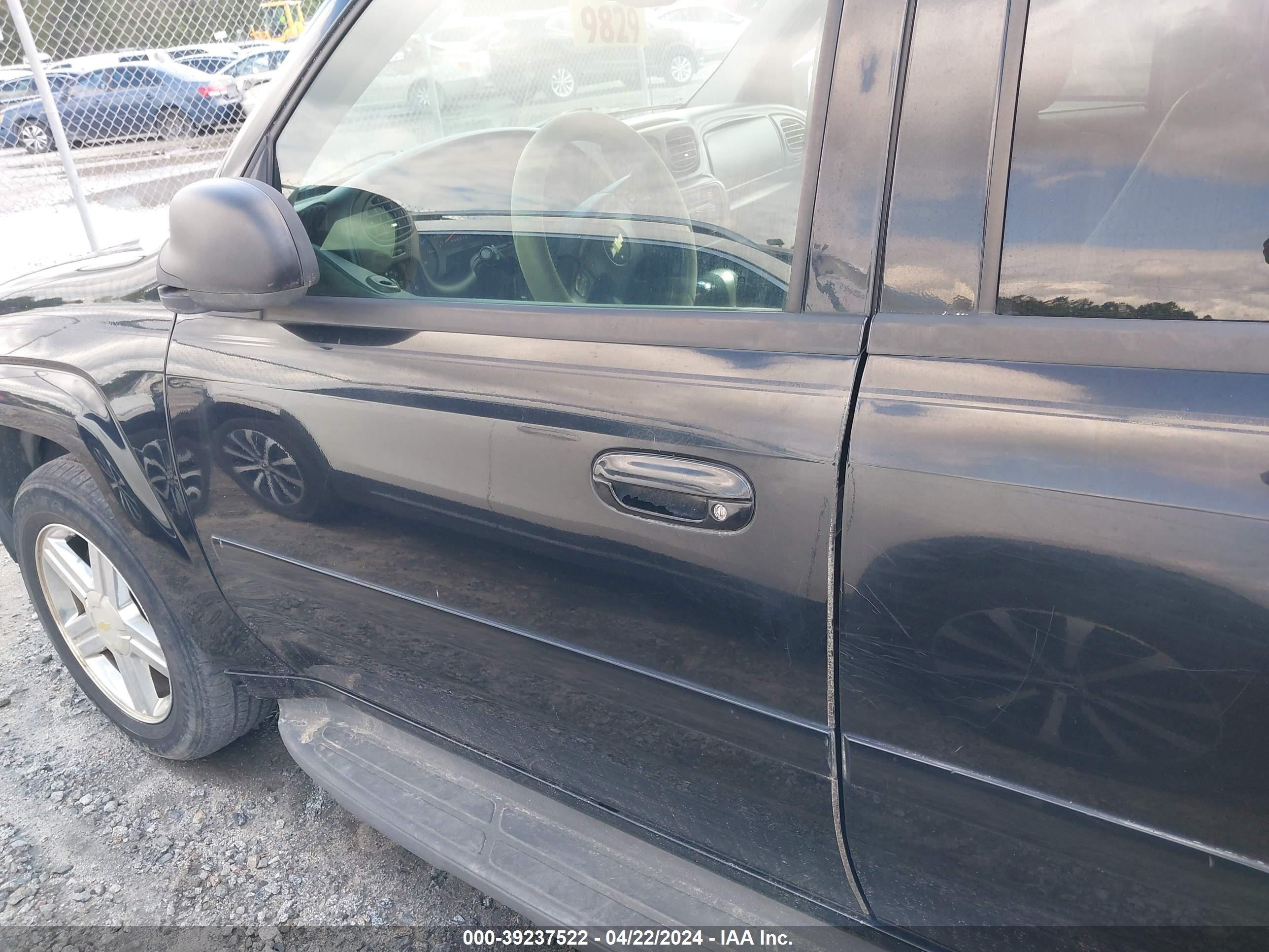 Photo 1 VIN: 1GNDS13SX72212814 - CHEVROLET TRAILBLAZER 