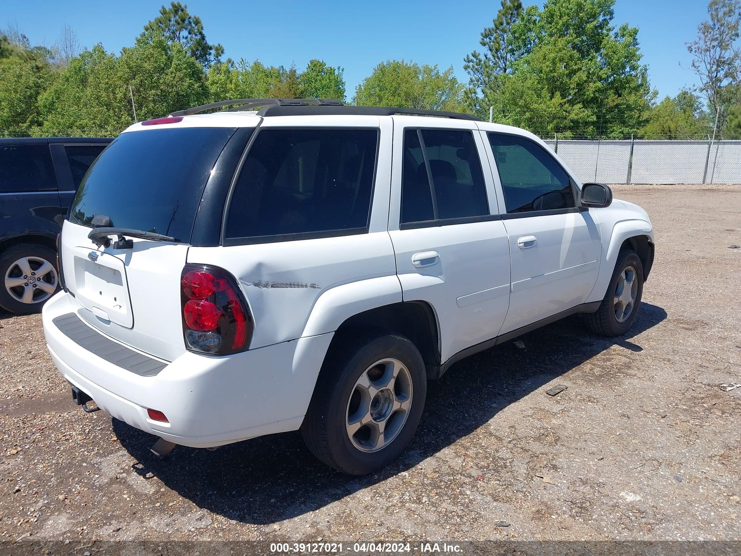 Photo 3 VIN: 1GNDS33S092102904 - CHEVROLET TRAILBLAZER 