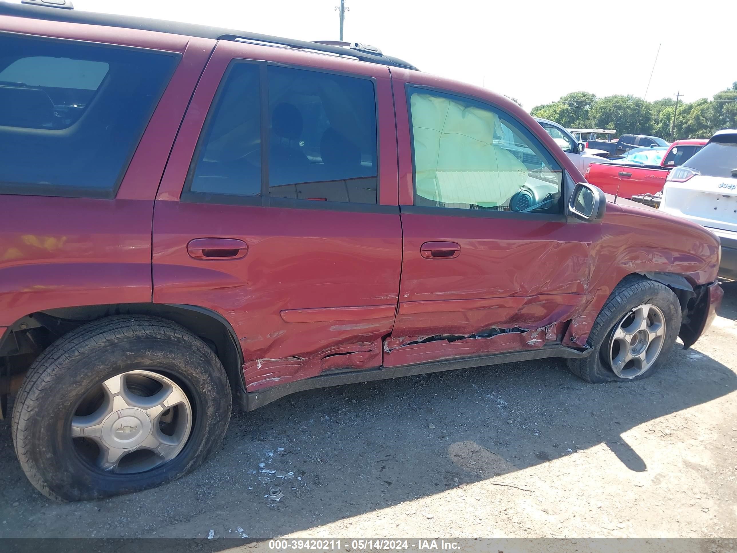 Photo 5 VIN: 1GNDS33SX92106605 - CHEVROLET TRAILBLAZER 