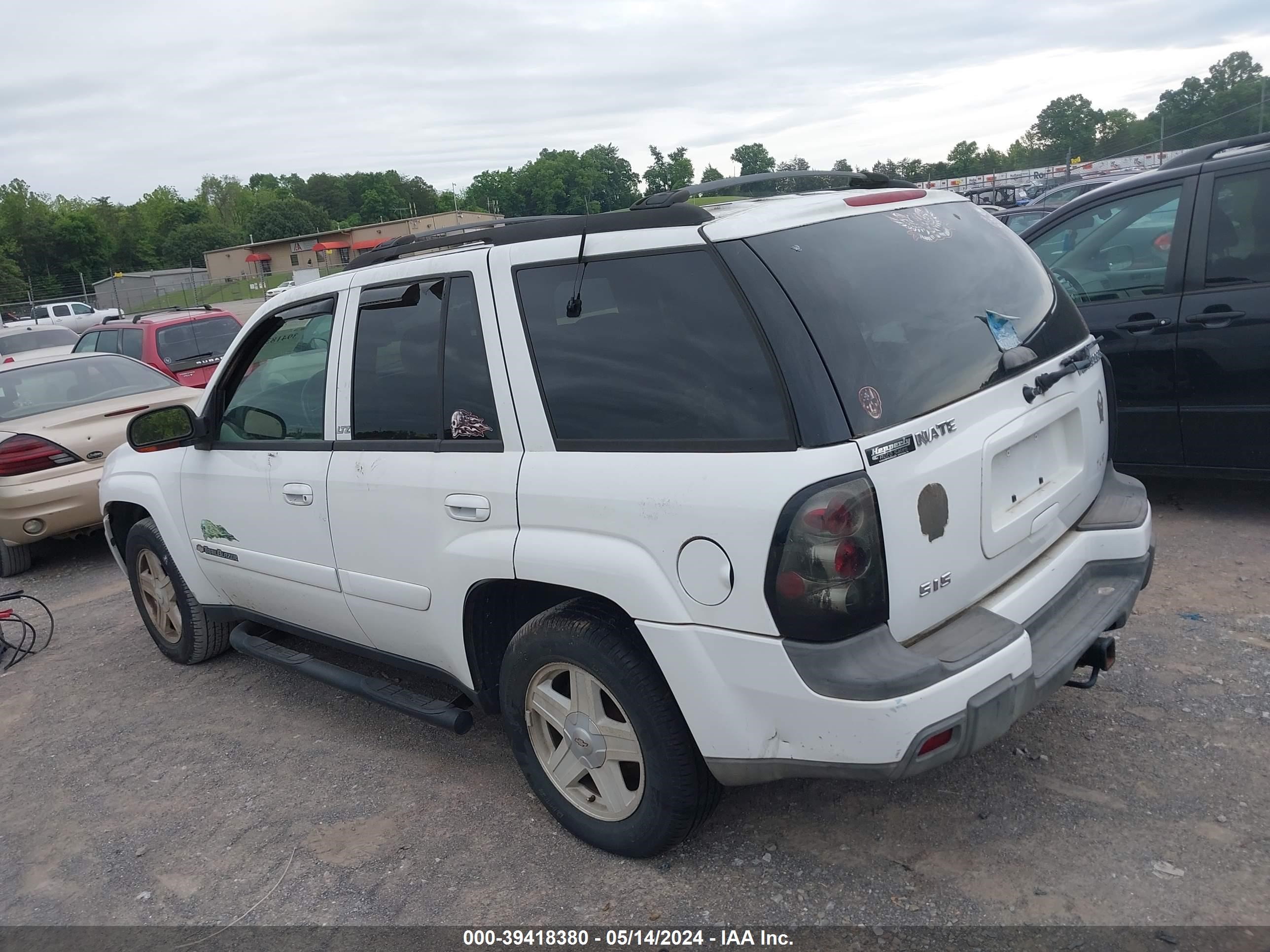 Photo 2 VIN: 1GNDT13S022172345 - CHEVROLET TRAILBLAZER 