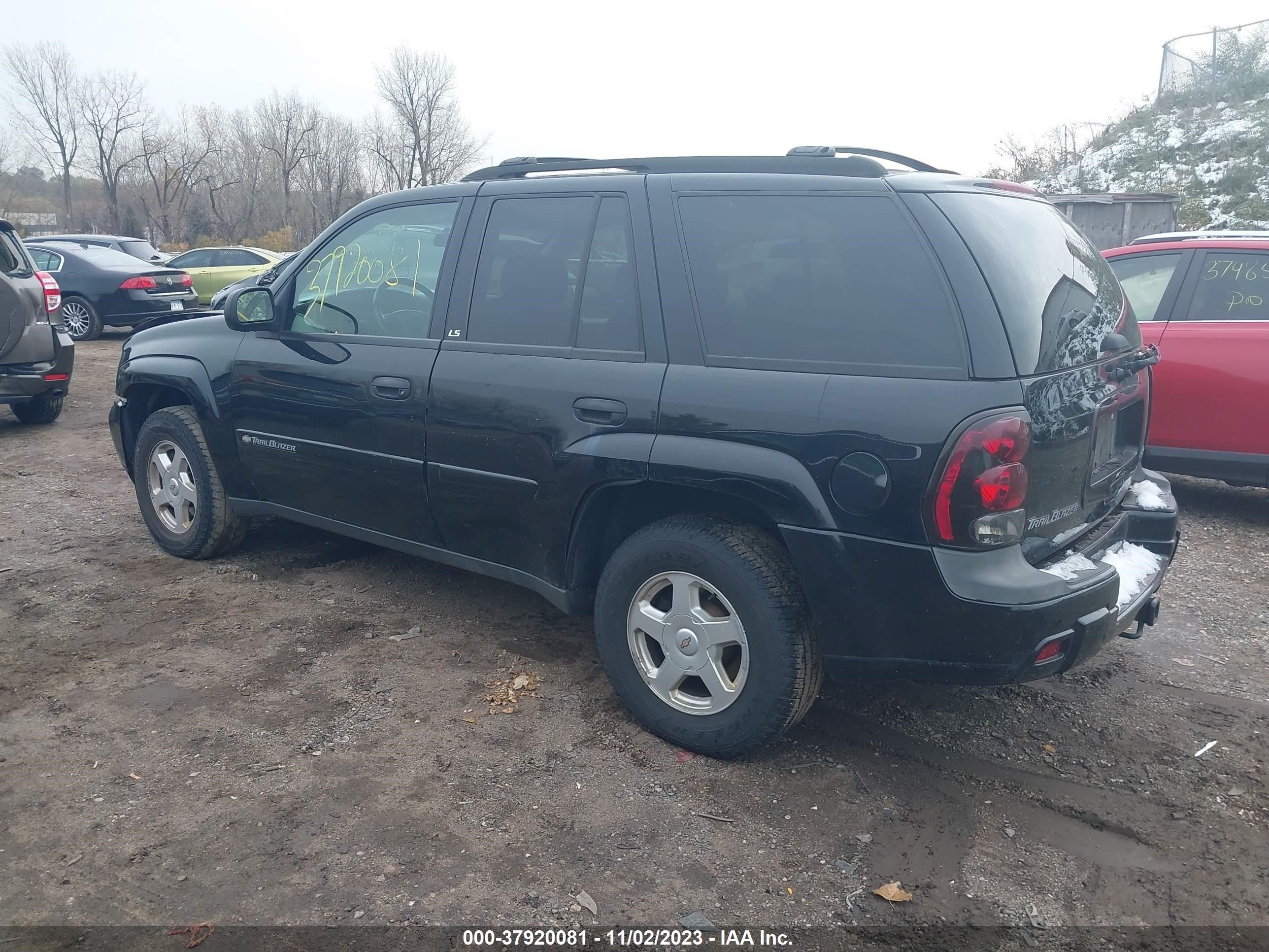 Photo 2 VIN: 1GNDT13S022284515 - CHEVROLET TRAILBLAZER 