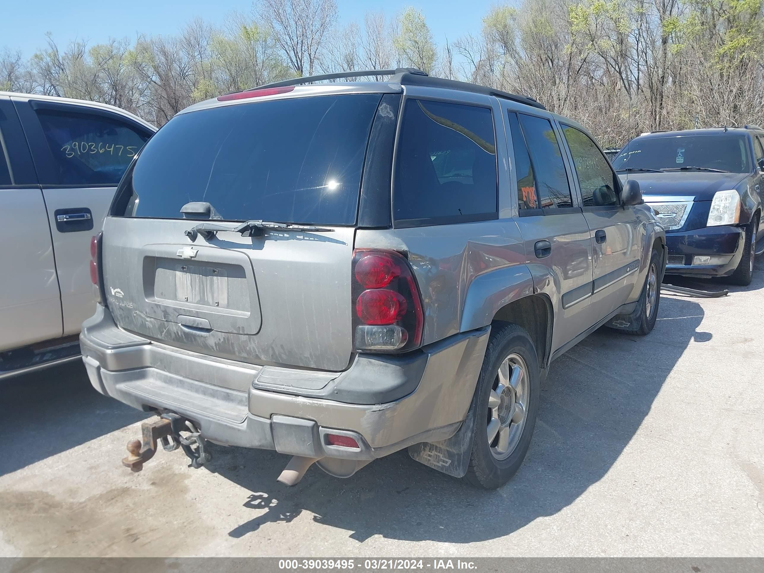 Photo 3 VIN: 1GNDT13S022468045 - CHEVROLET TRAILBLAZER 