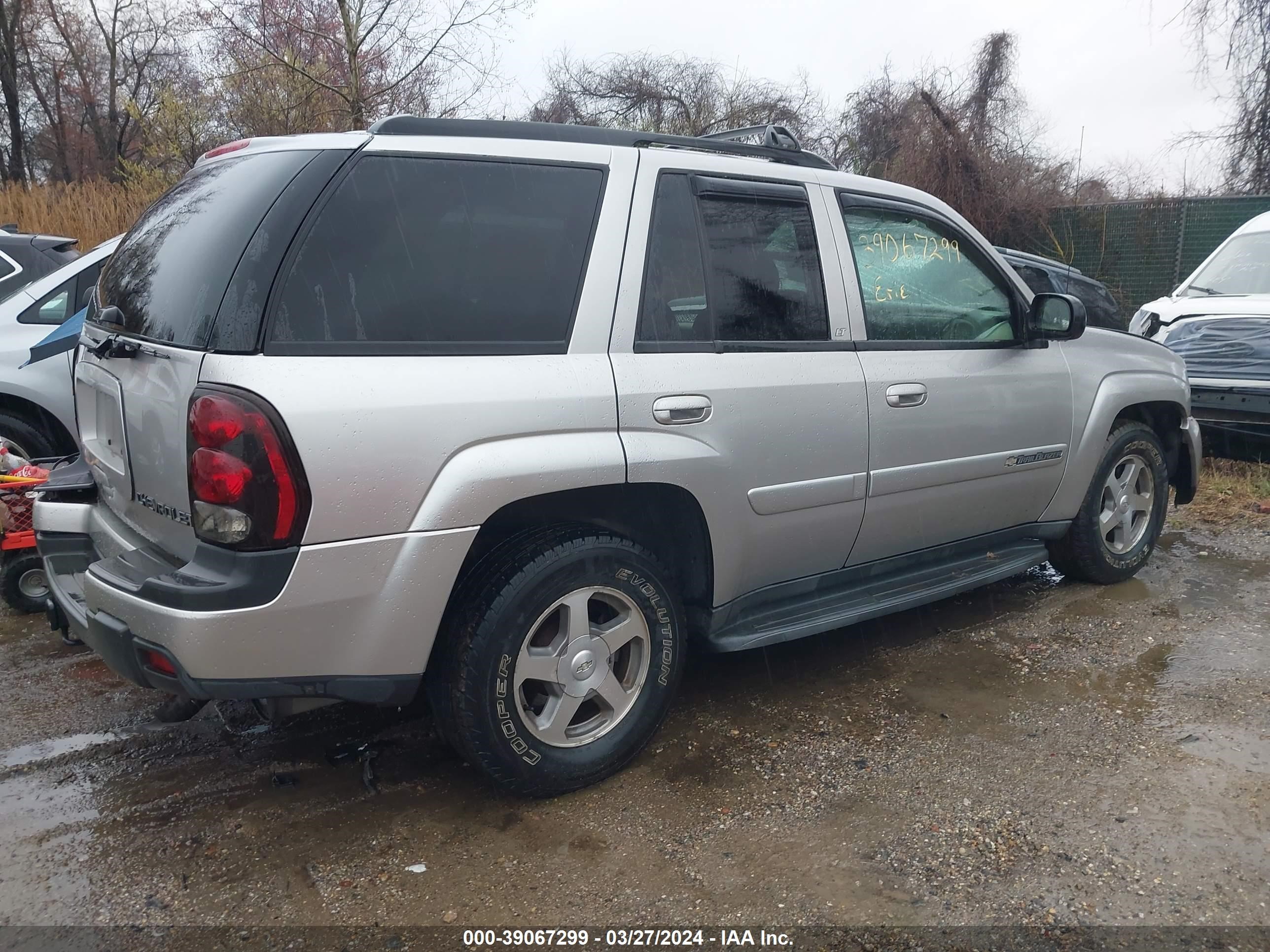 Photo 3 VIN: 1GNDT13S042343159 - CHEVROLET TRAILBLAZER 