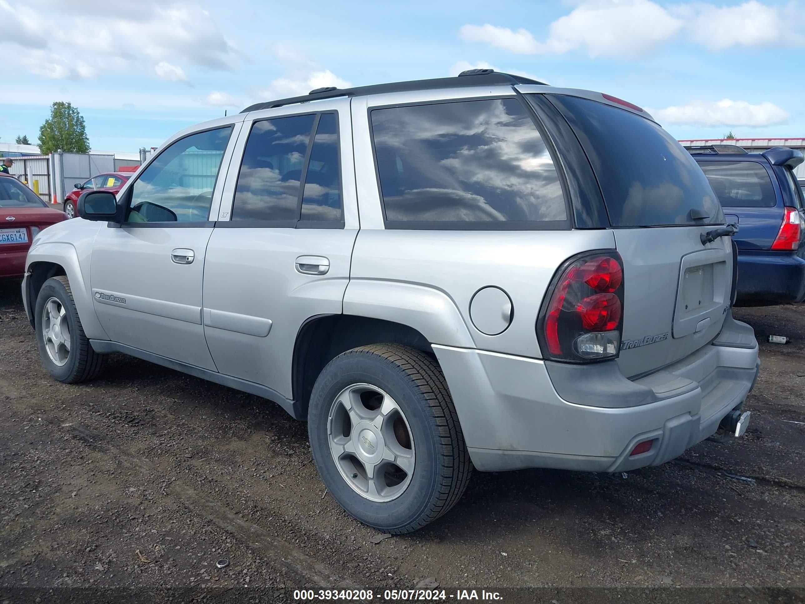 Photo 2 VIN: 1GNDT13S042400878 - CHEVROLET TRAILBLAZER 