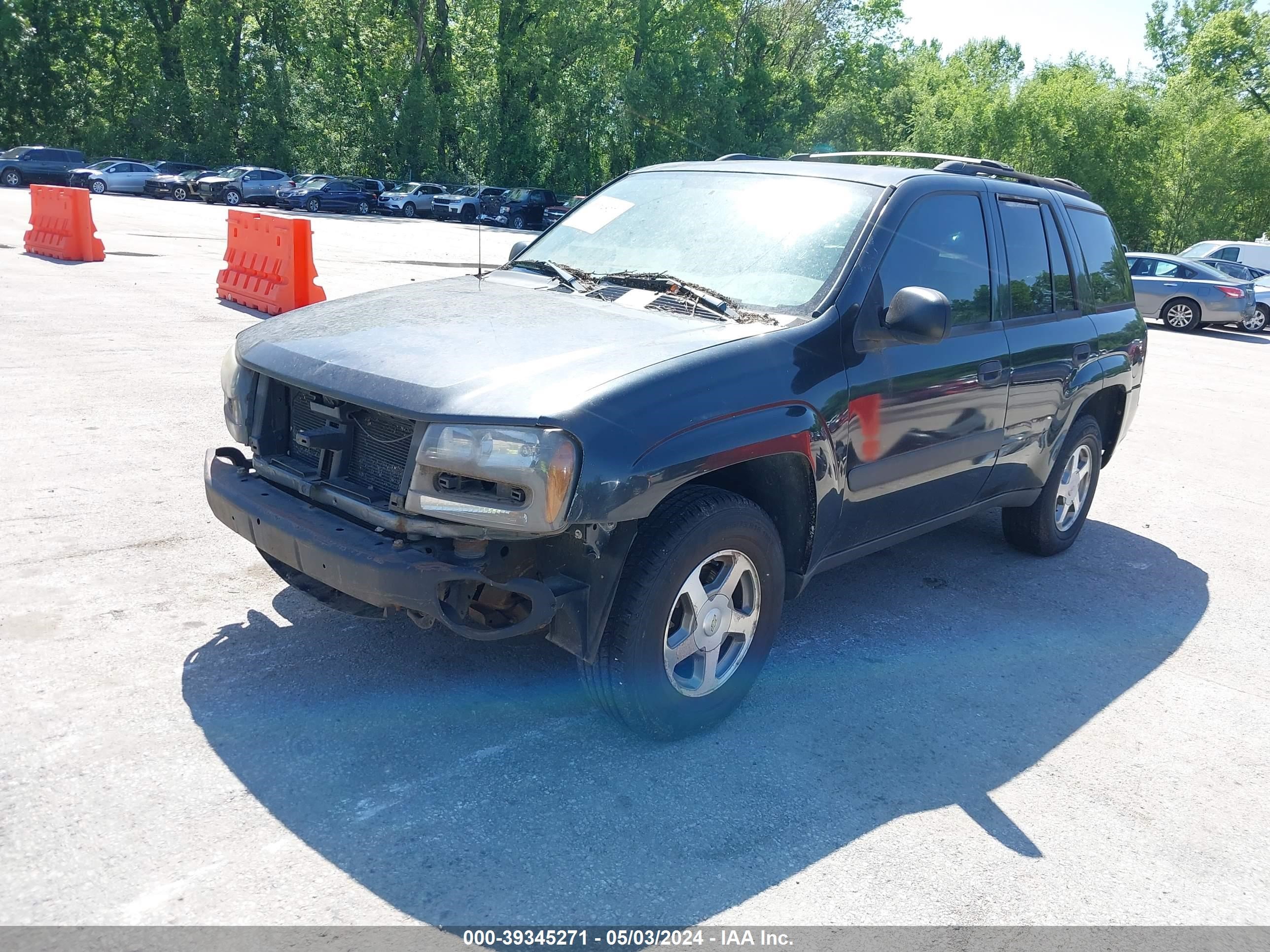 Photo 1 VIN: 1GNDT13S052366703 - CHEVROLET TRAILBLAZER 