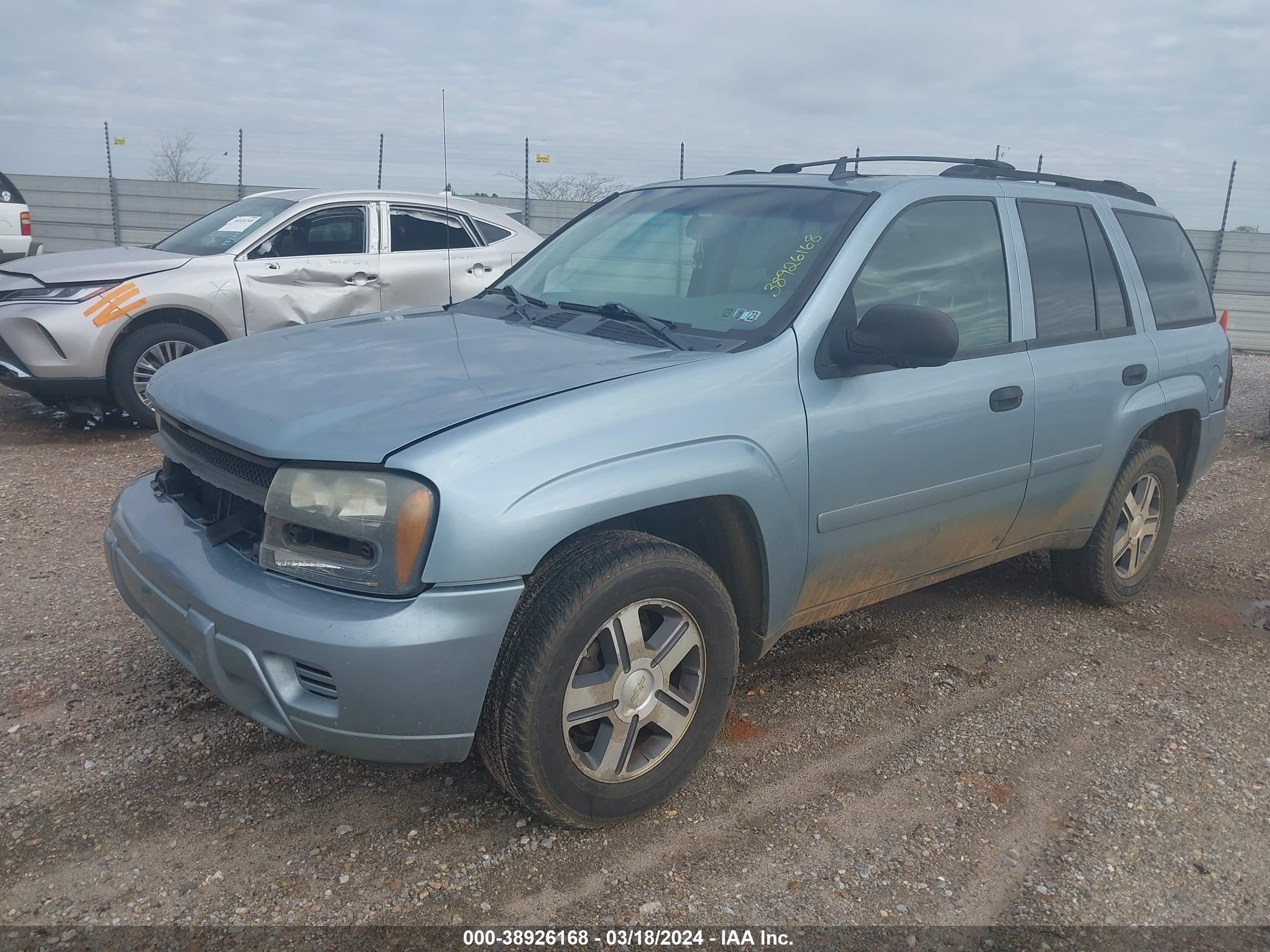 Photo 1 VIN: 1GNDT13S062323156 - CHEVROLET TRAILBLAZER 