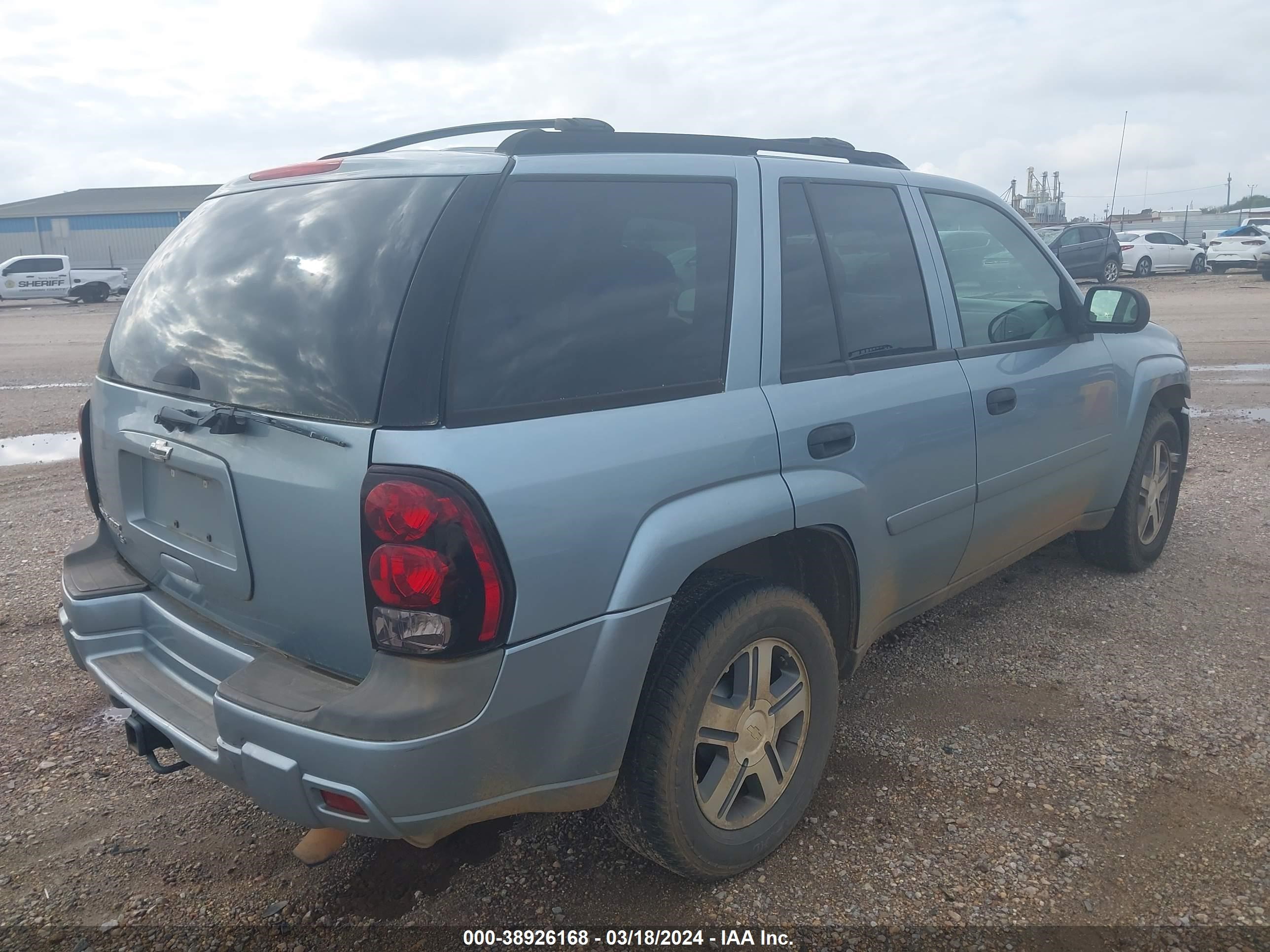 Photo 3 VIN: 1GNDT13S062323156 - CHEVROLET TRAILBLAZER 