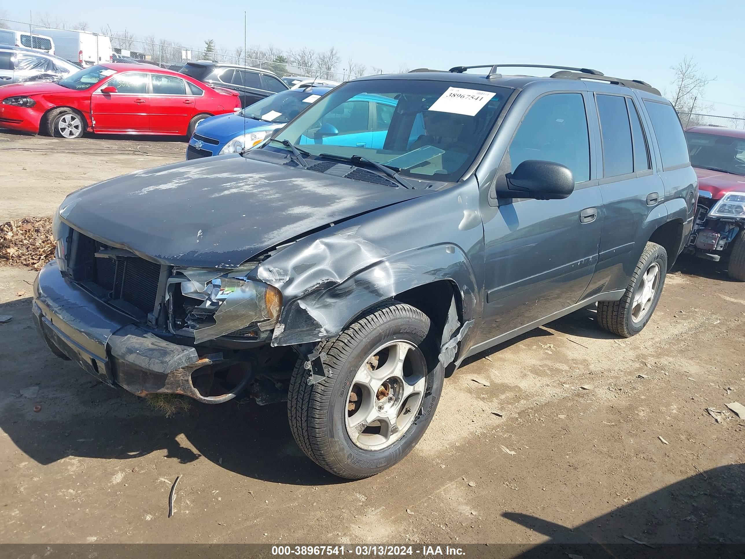 Photo 1 VIN: 1GNDT13S072102528 - CHEVROLET TRAILBLAZER 