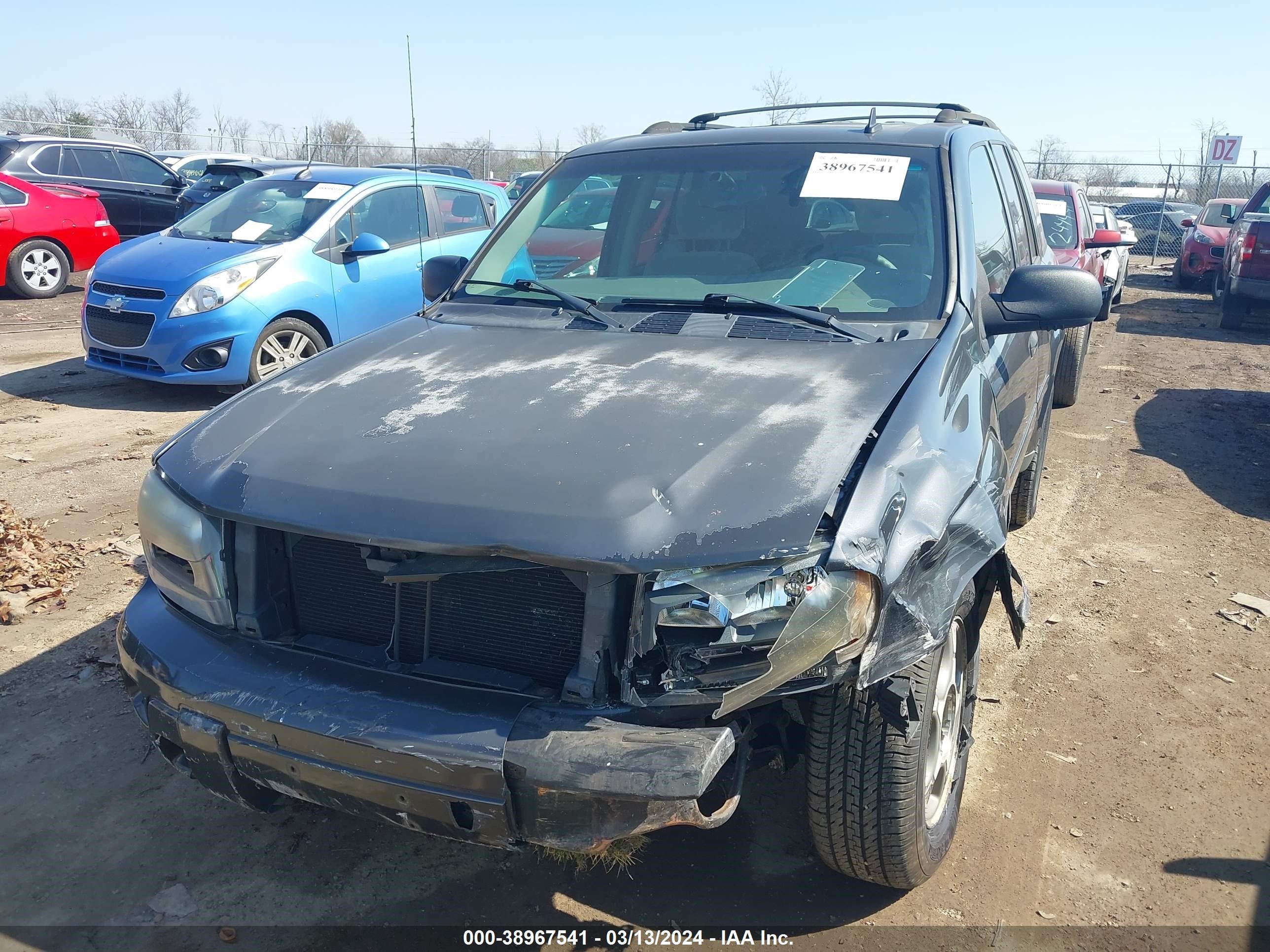 Photo 5 VIN: 1GNDT13S072102528 - CHEVROLET TRAILBLAZER 