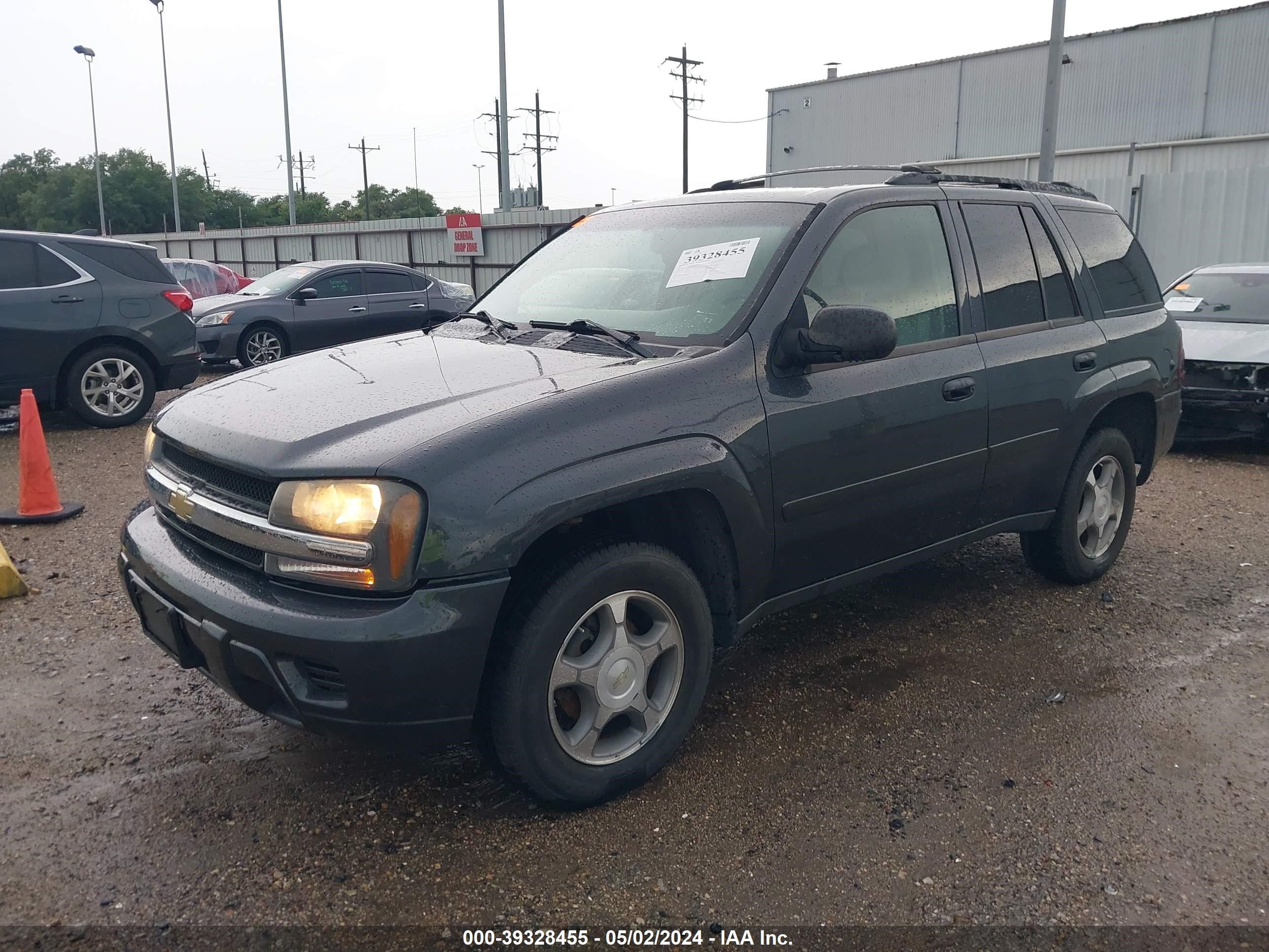 Photo 1 VIN: 1GNDT13S072283646 - CHEVROLET TRAILBLAZER 