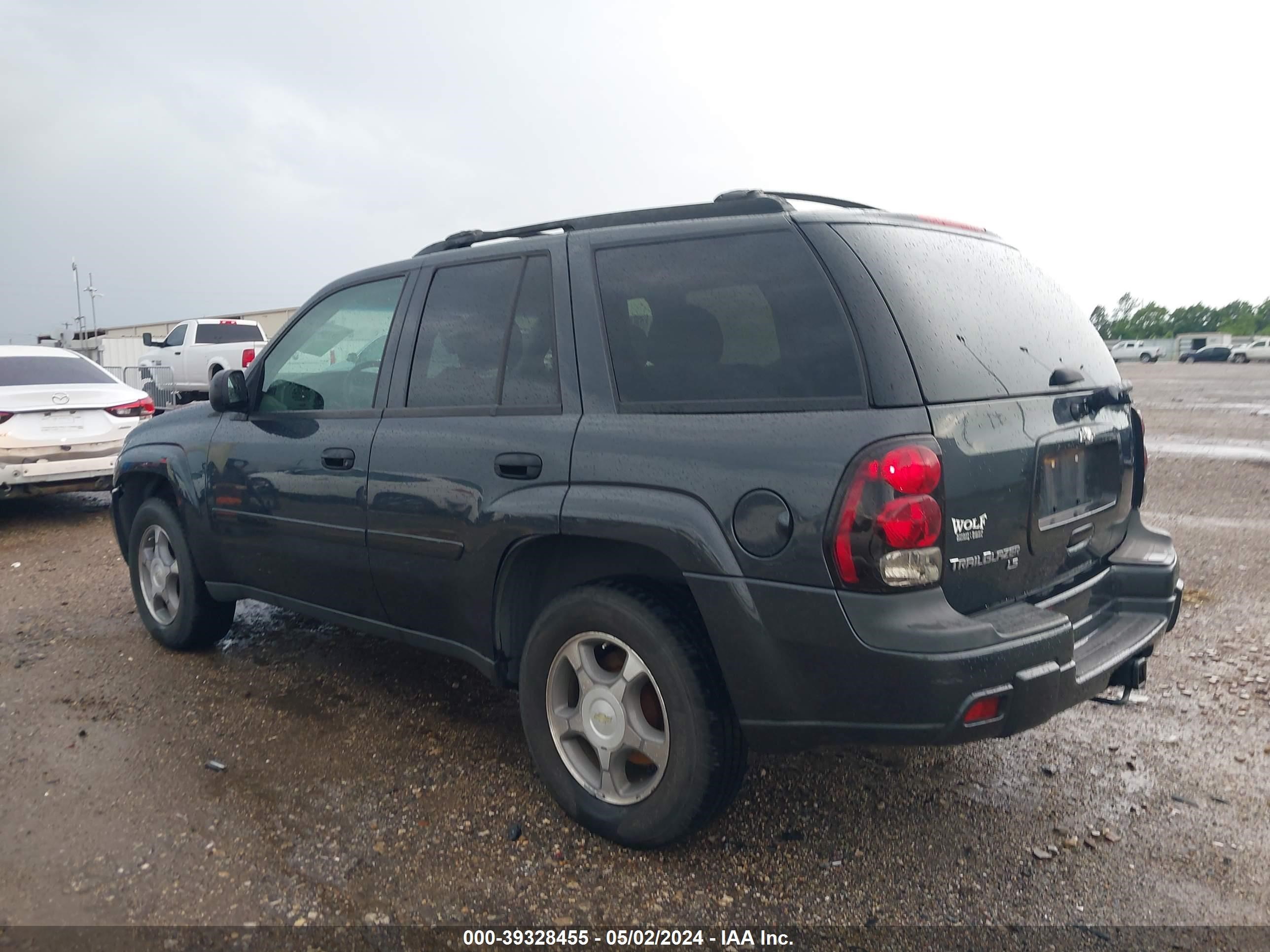 Photo 2 VIN: 1GNDT13S072283646 - CHEVROLET TRAILBLAZER 