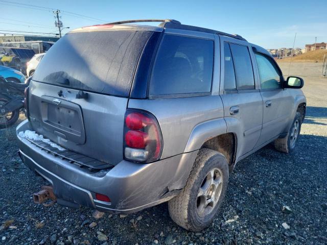 Photo 2 VIN: 1GNDT13S082178266 - CHEVROLET TRAILBLAZE 