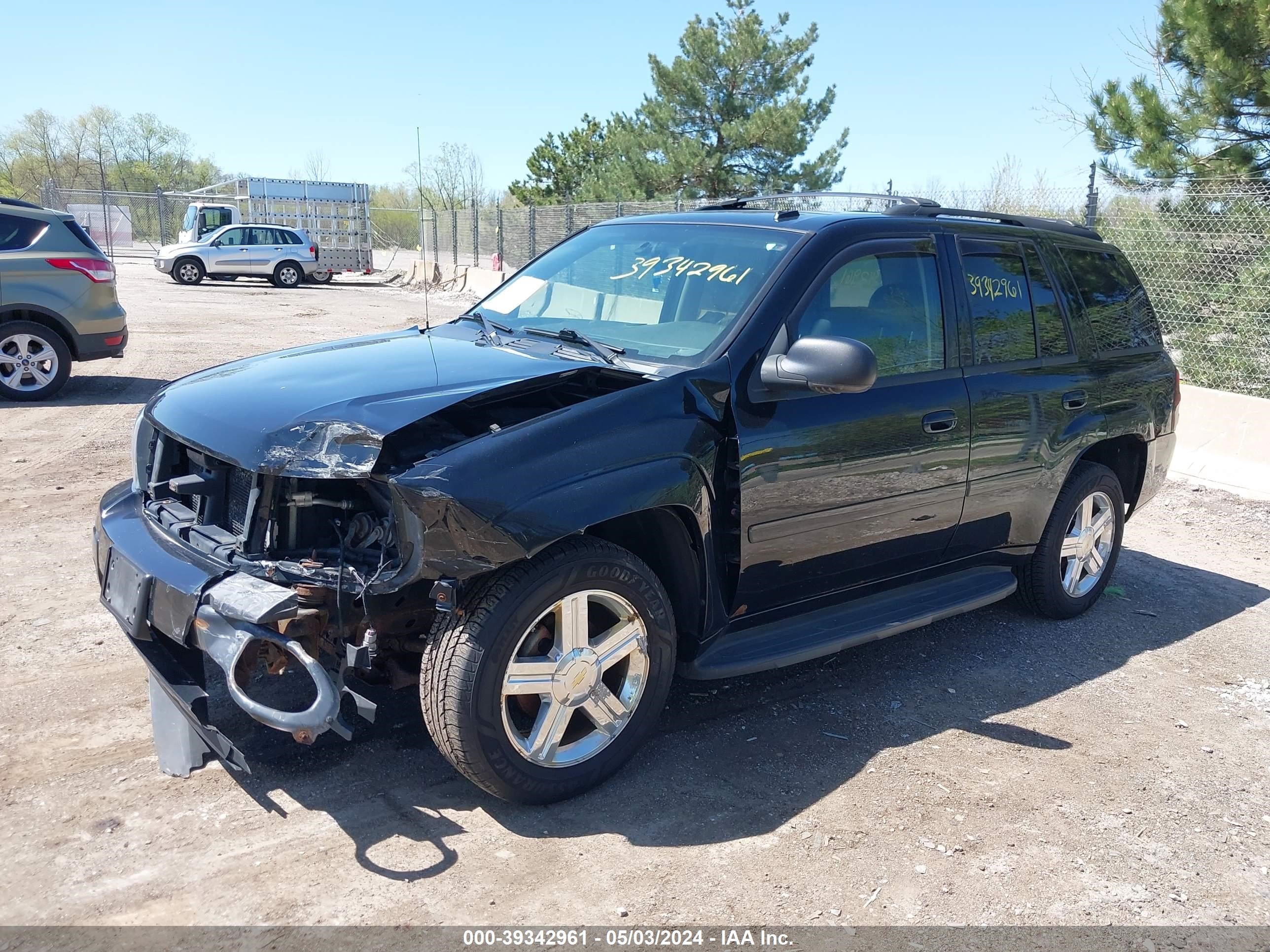 Photo 1 VIN: 1GNDT13S082249465 - CHEVROLET TRAILBLAZER 