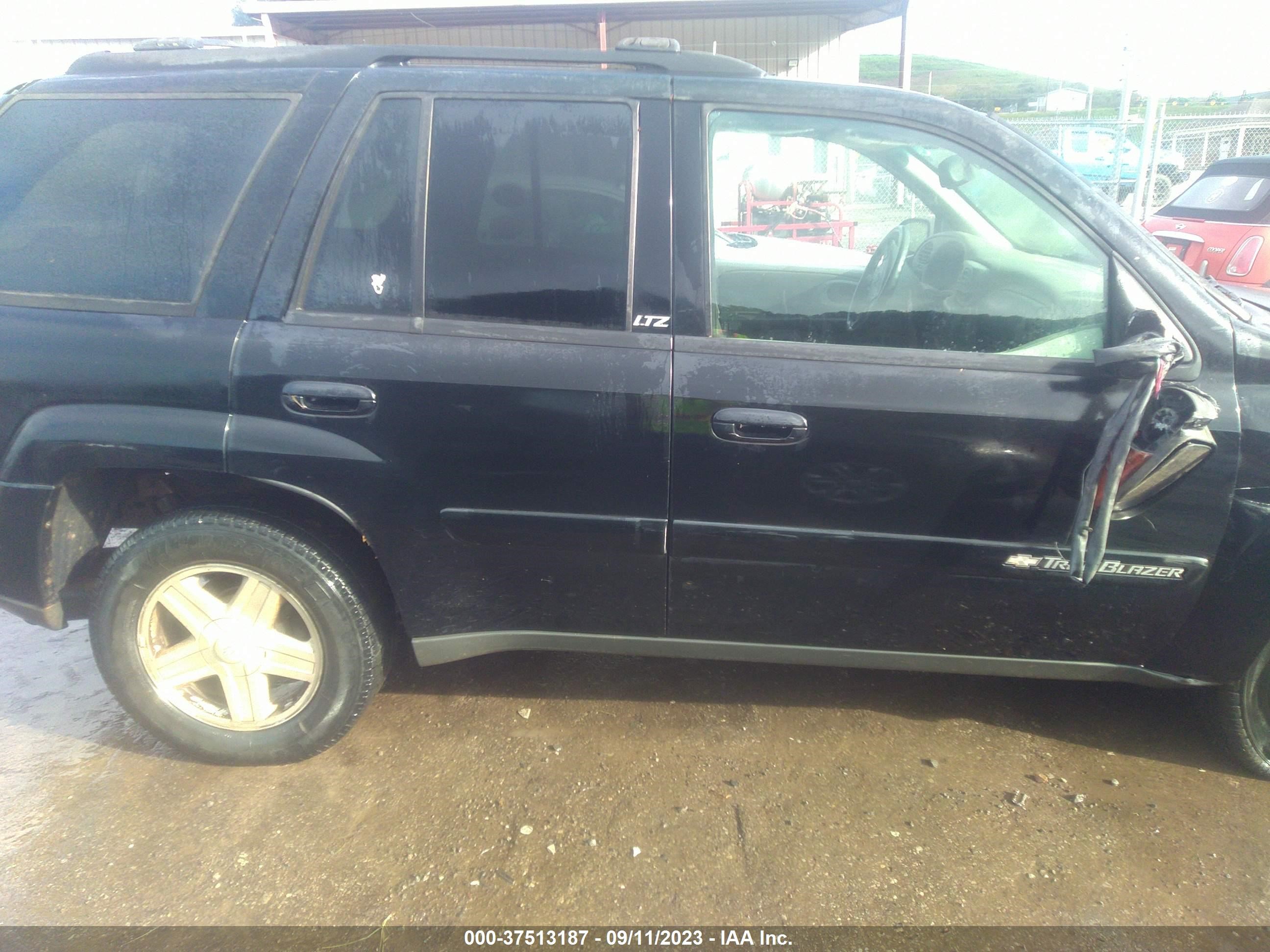 Photo 13 VIN: 1GNDT13S122381187 - CHEVROLET TRAILBLAZER 