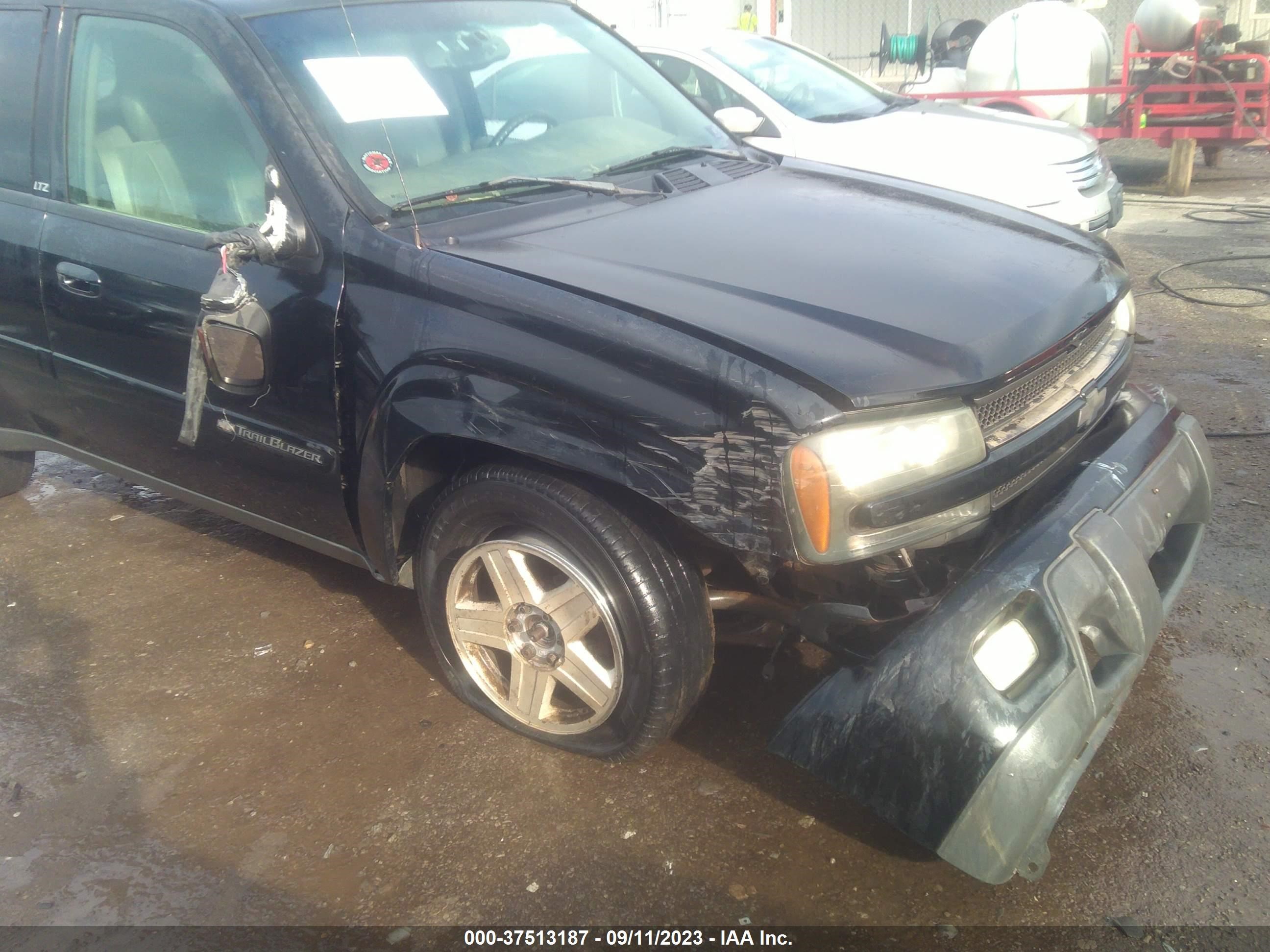 Photo 5 VIN: 1GNDT13S122381187 - CHEVROLET TRAILBLAZER 